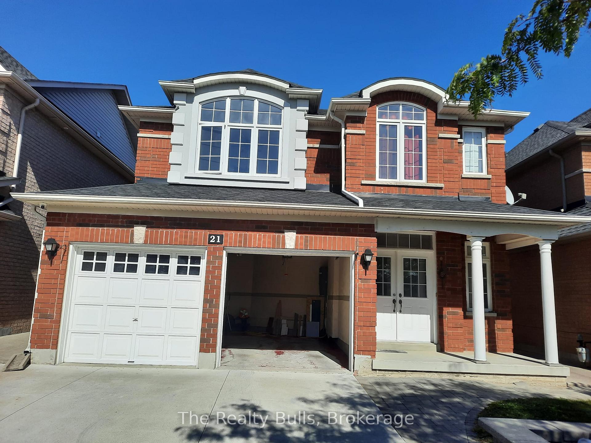 Photo 3 of 21 Arctic Fox Crescent, Brampton, Sandringham-Wellington — HOMEH