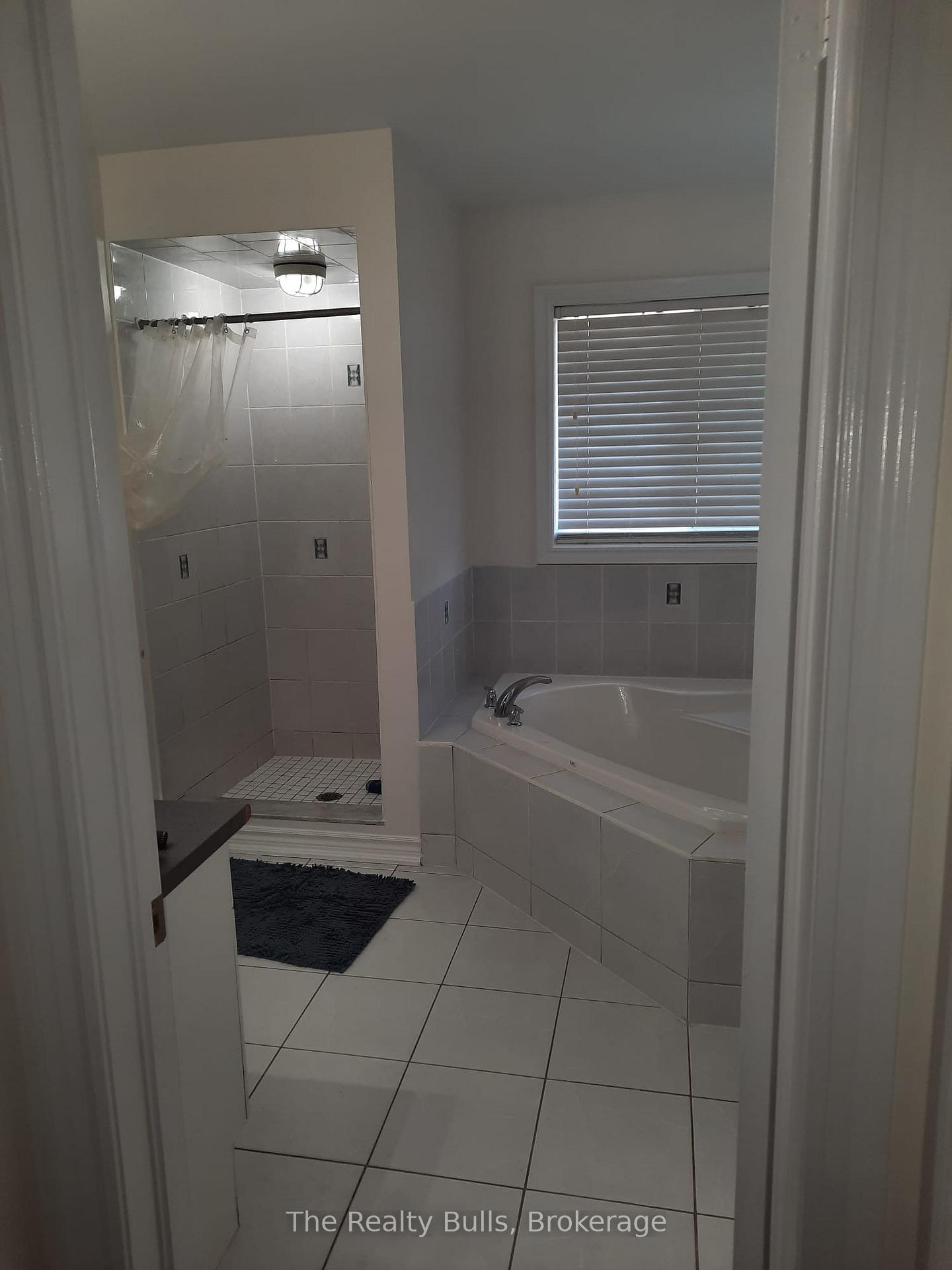 Photo 5 of 21 Arctic Fox Crescent, Brampton, Sandringham-Wellington — HOMEH