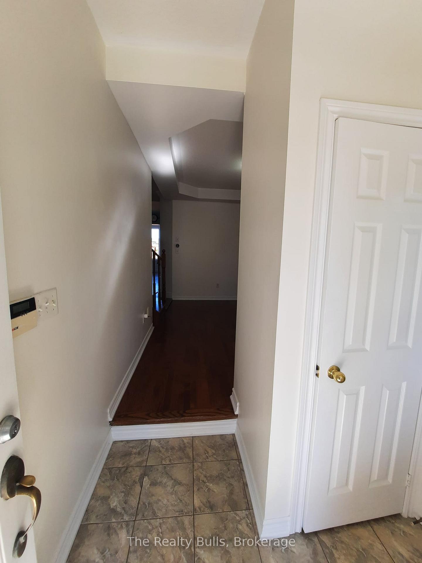 Photo 9 of 21 Arctic Fox Crescent, Brampton, Sandringham-Wellington — HOMEH