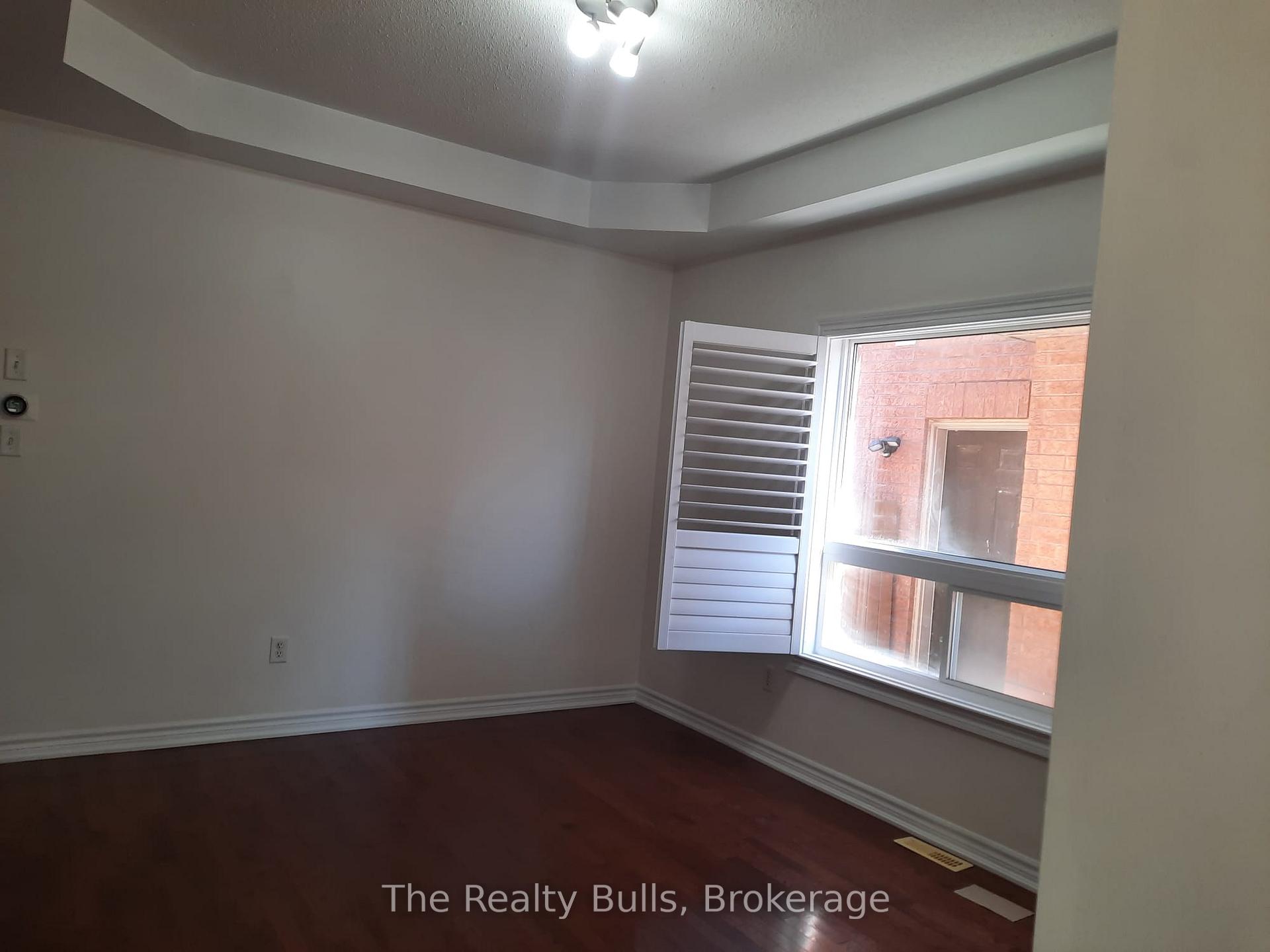 Photo 11 of 21 Arctic Fox Crescent, Brampton, Sandringham-Wellington — HOMEH
