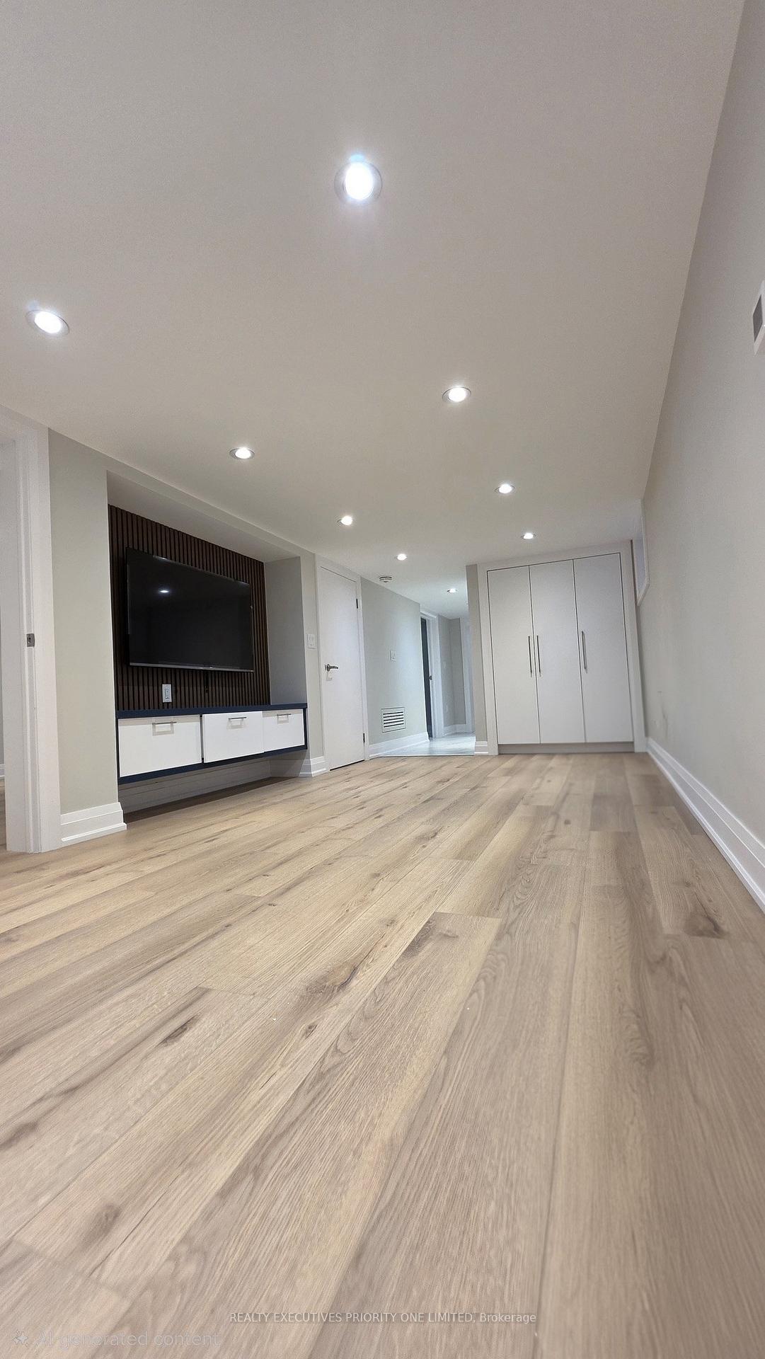 Photo 5 of Unit Basement, 10 Lascelles Boulevard, Toronto, Yonge-St. Clair — HOMEH