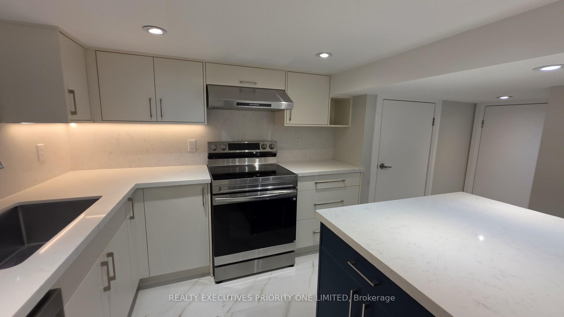 Photo 14 of Unit Basement, 10 Lascelles Boulevard, Toronto, Yonge-St. Clair — HOMEH