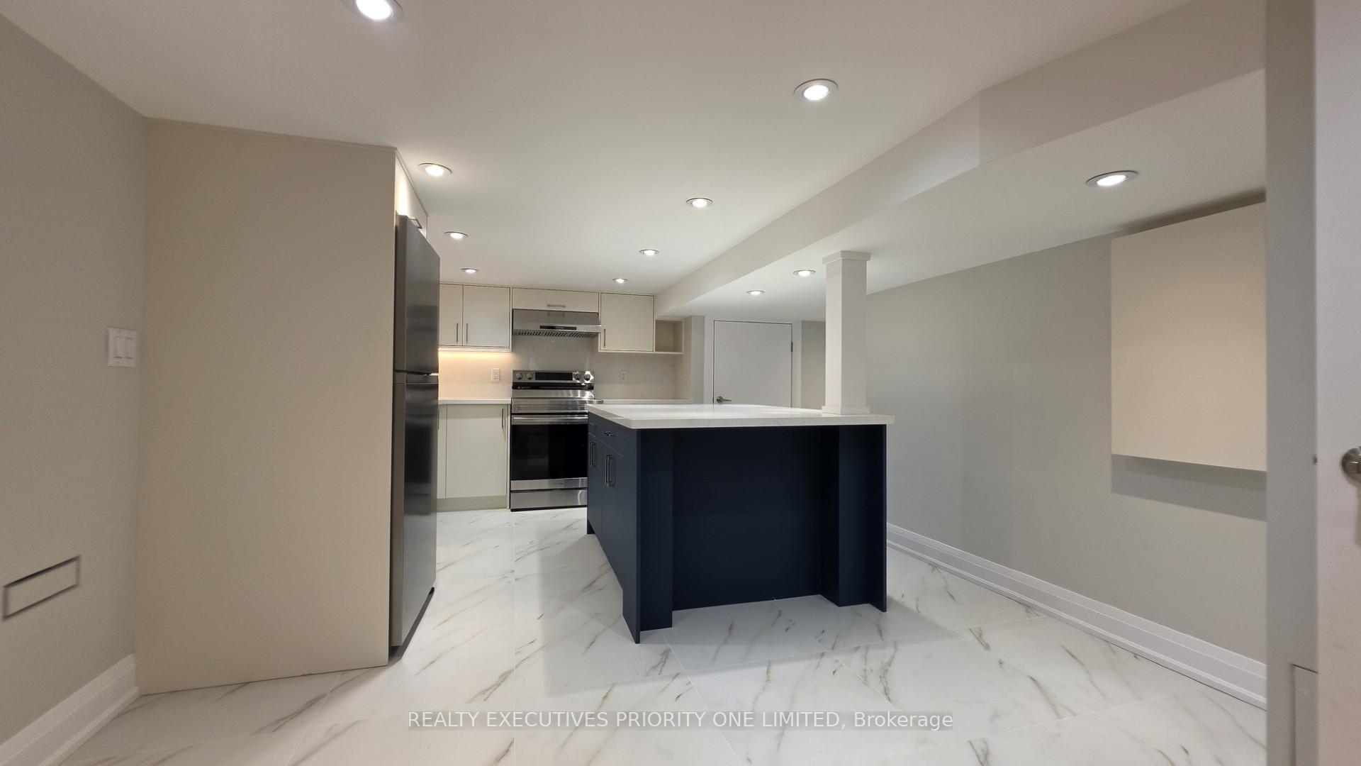 Photo 15 of Unit Basement, 10 Lascelles Boulevard, Toronto, Yonge-St. Clair — HOMEH