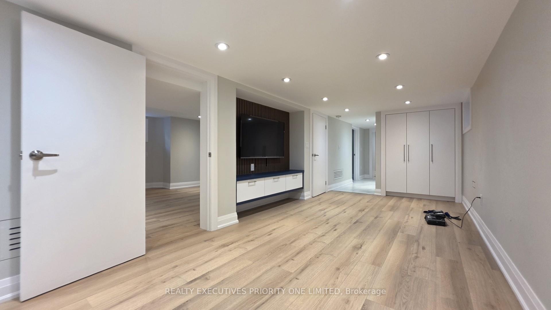 Photo 23 of Unit Basement, 10 Lascelles Boulevard, Toronto, Yonge-St. Clair — HOMEH
