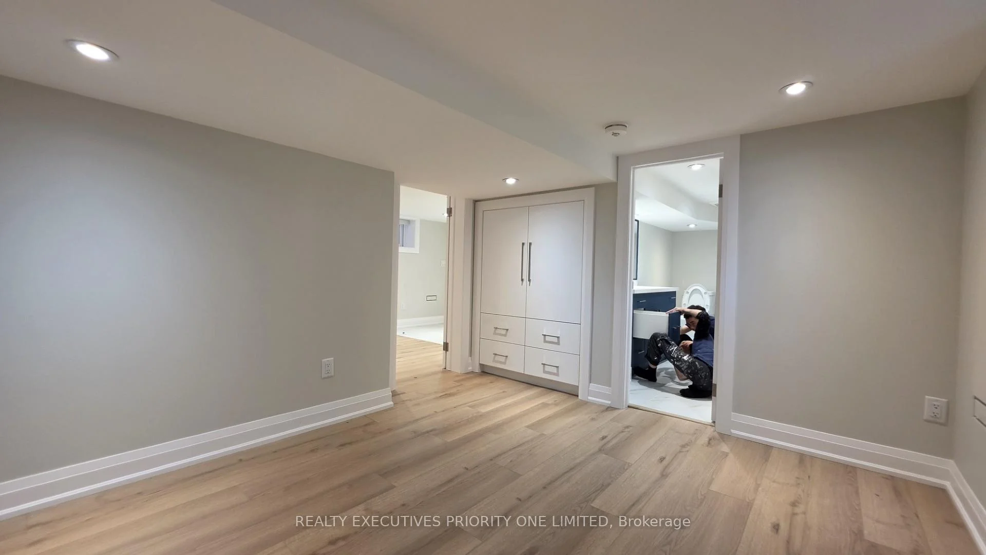 Photo 2 of Unit Basement, 10 Lascelles Boulevard, Toronto, Yonge-St. Clair — HOMEH