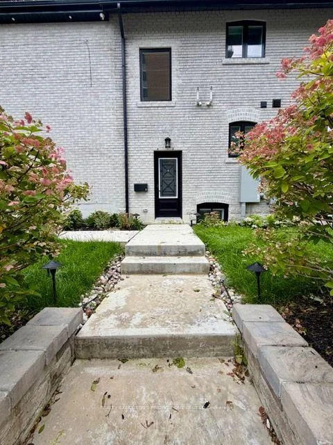 Photo 1 of Unit Basement, 10 Lascelles Boulevard, Toronto, Yonge-St. Clair — HOMEH