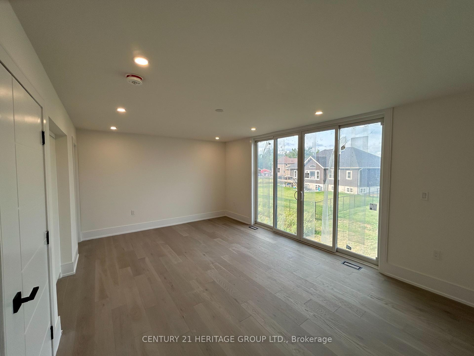 Photo 5 of 3717 Lakepoint Drive, Severn, West Shore — HOMEH