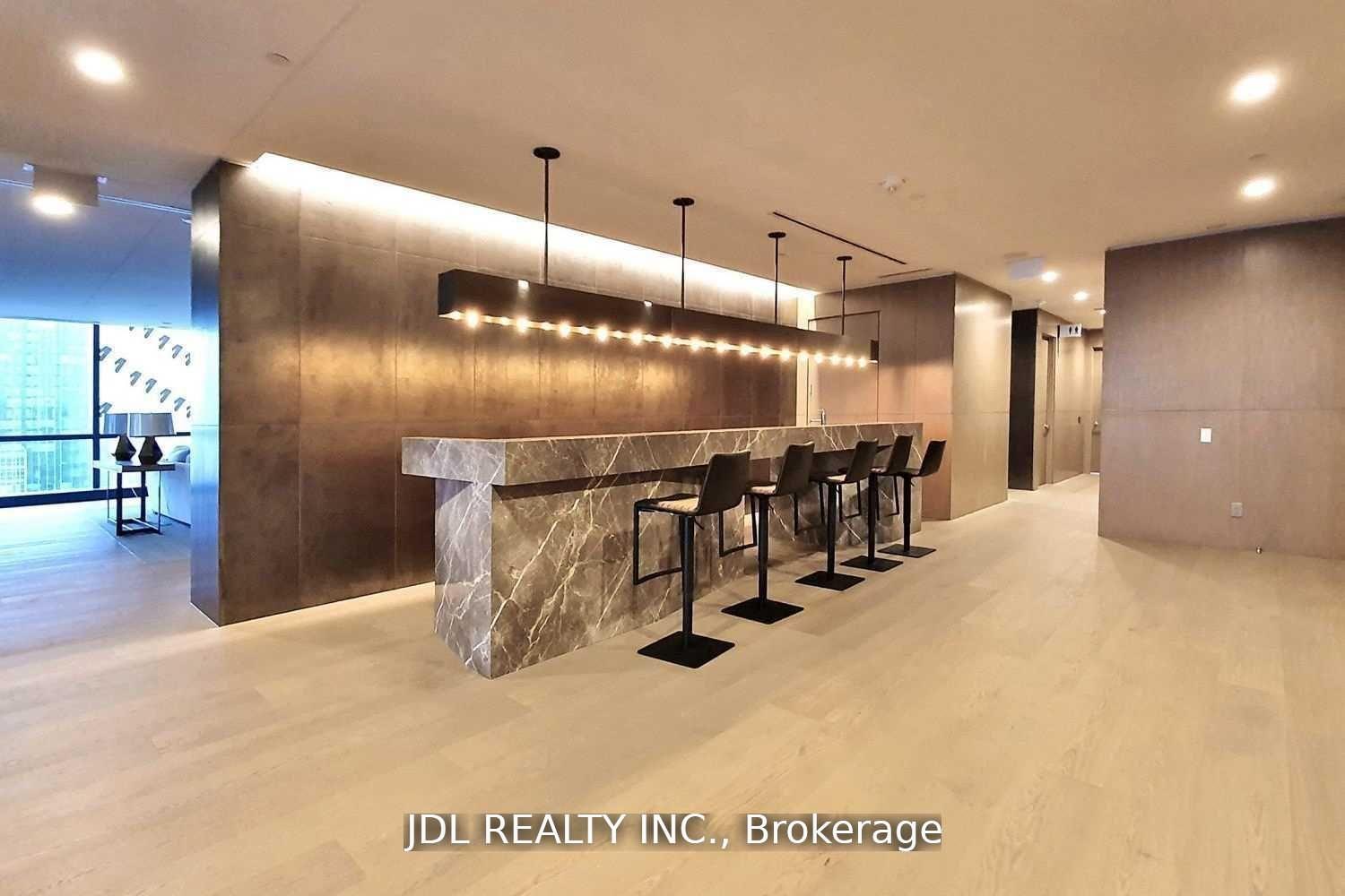 Photo 5 of Unit 1007, 7 Grenville Street, Toronto, Bay Street Corridor — HOMEH