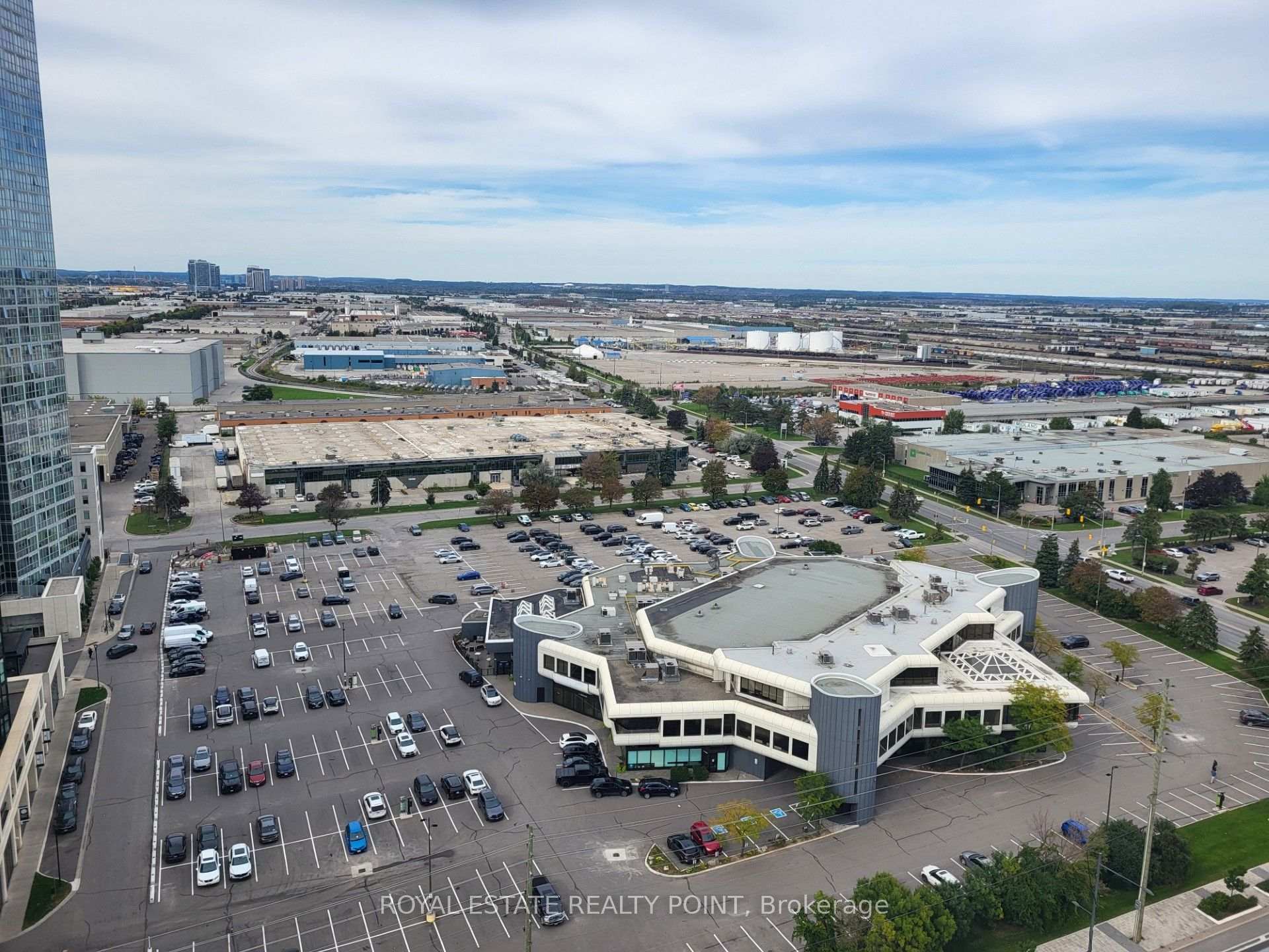 Photo 14 of Unit 1711, 5 Meadowdale Road, Vaughan, Vaughan Corporate Centre — HOMEH