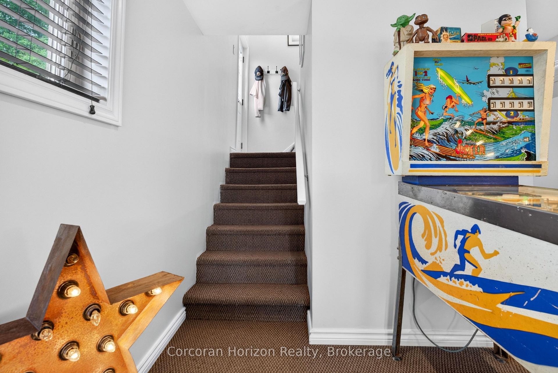 Photo 16 of 592 Aberdeen Avenue, Hamilton, Kirkendall — HOMEH