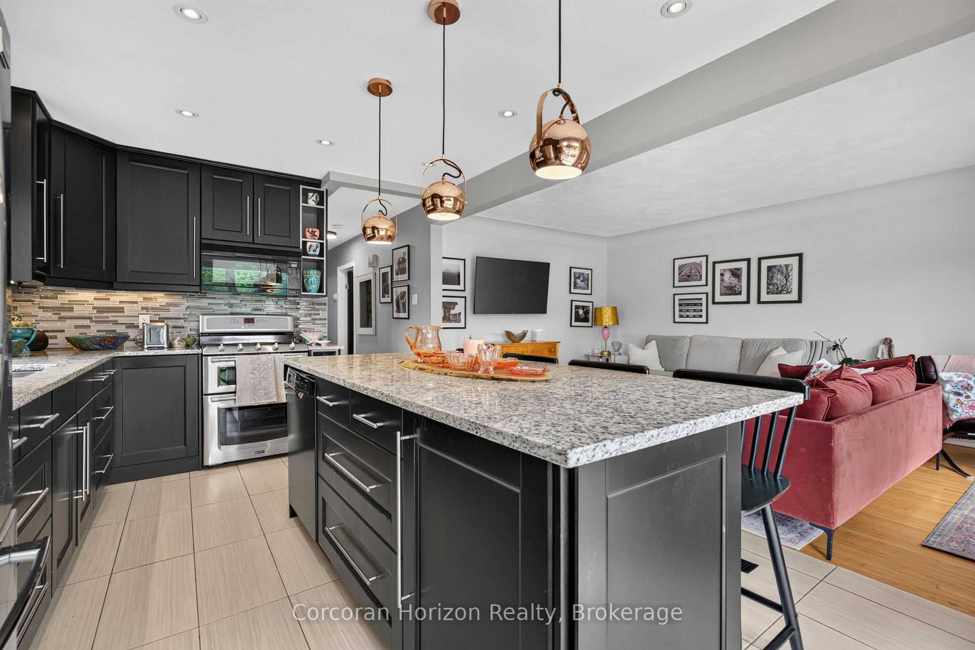 Photo 36 of 592 Aberdeen Avenue, Hamilton, Kirkendall — HOMEH