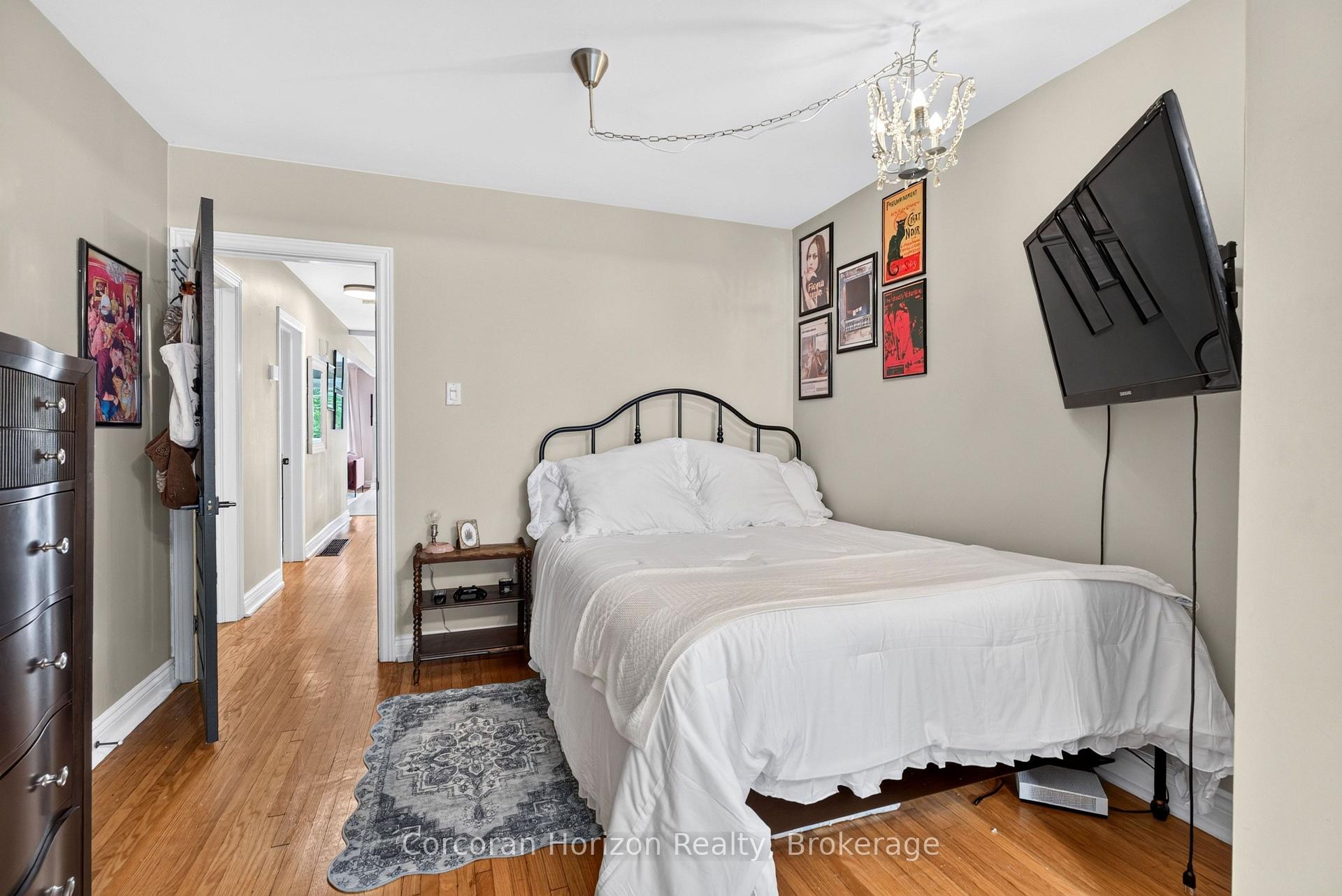 Photo 56 of 592 Aberdeen Avenue, Hamilton, Kirkendall — HOMEH