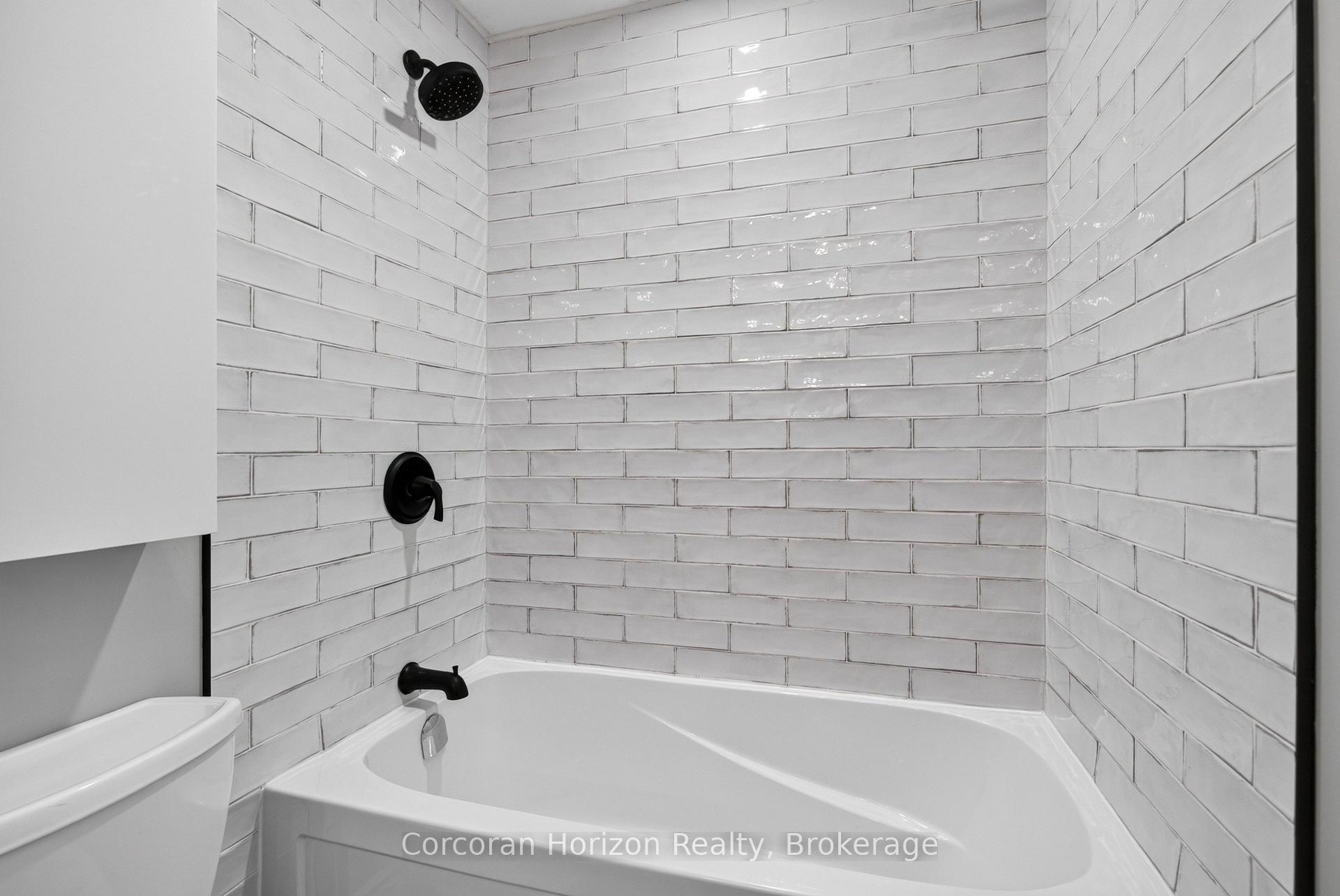 Photo 92 of 592 Aberdeen Avenue, Hamilton, Kirkendall — HOMEH