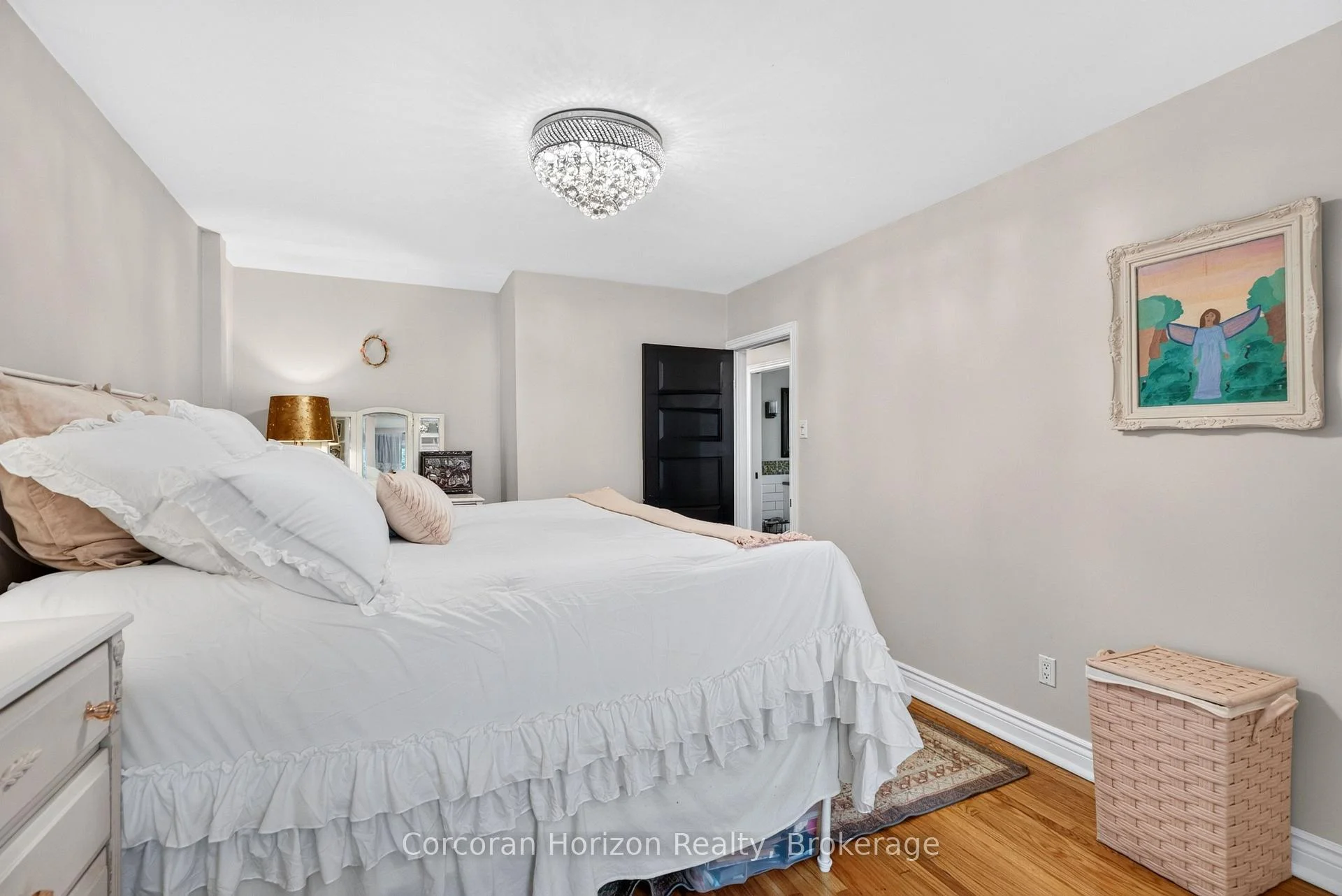 Photo 51 of 592 Aberdeen Avenue, Hamilton, Kirkendall — HOMEH