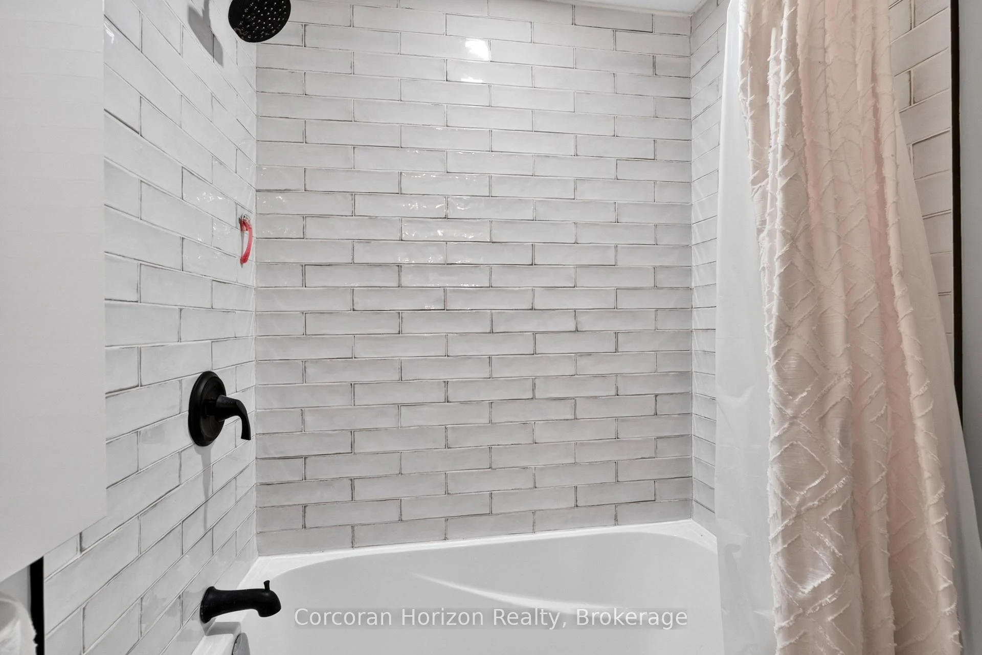 Photo 81 of 592 Aberdeen Avenue, Hamilton, Kirkendall — HOMEH