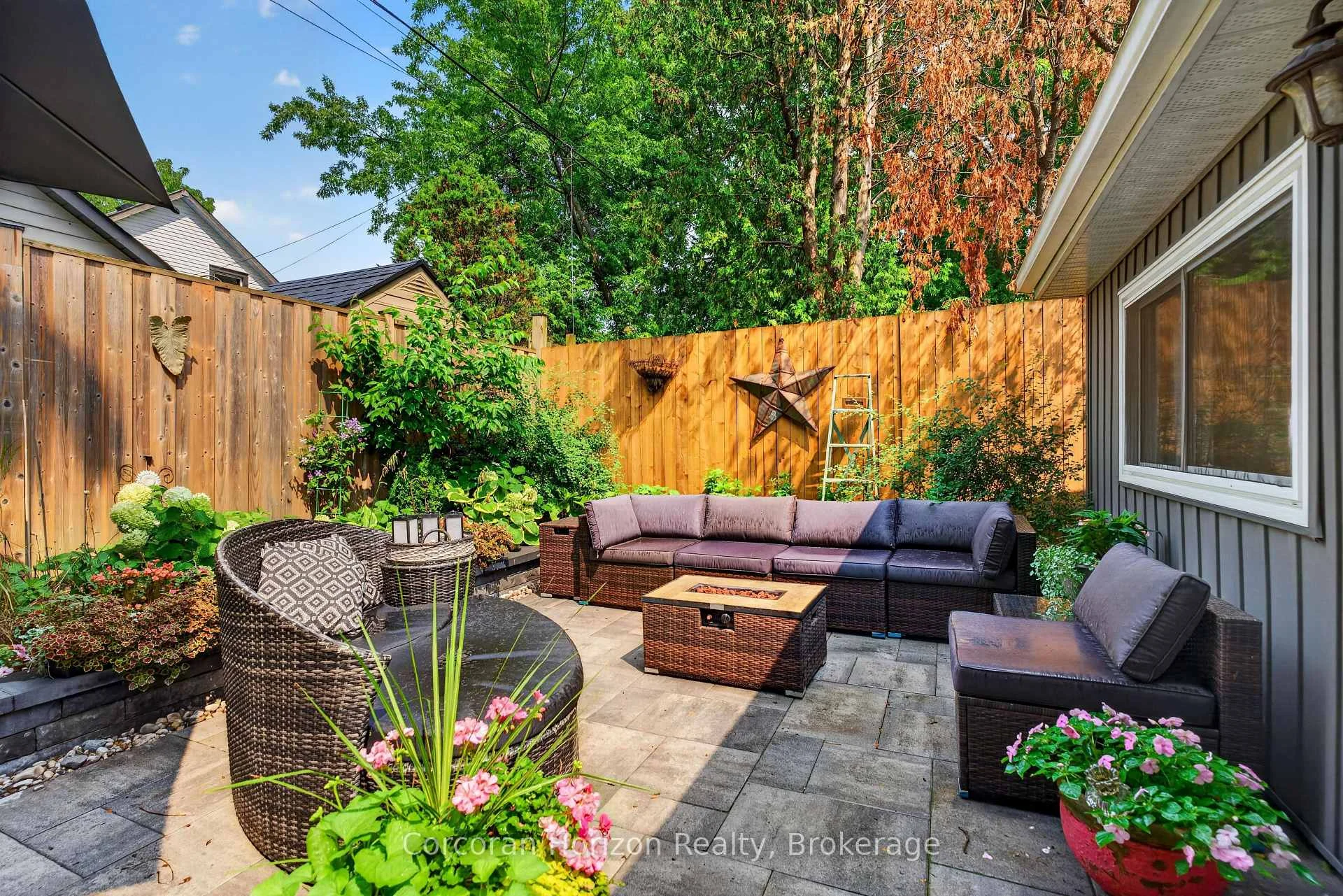 Photo 89 of 592 Aberdeen Avenue, Hamilton, Kirkendall — HOMEH