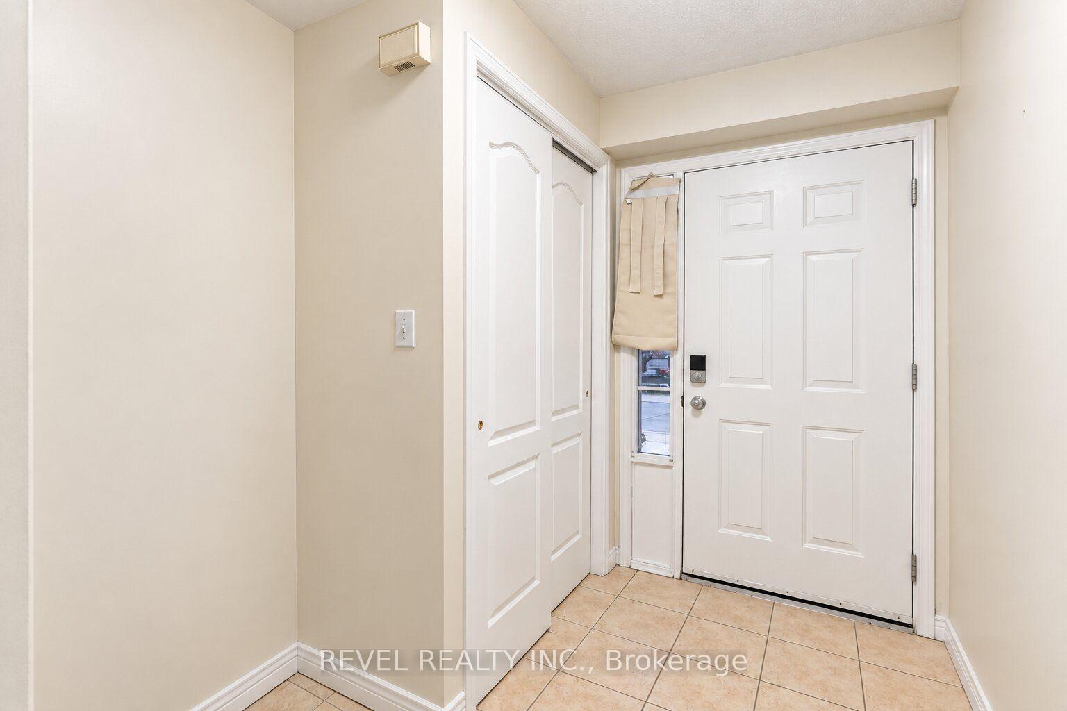 Photo 4 of Unit 4, 348 Highland Road W, Hamilton, Stoney Creek Mountain — HOMEH