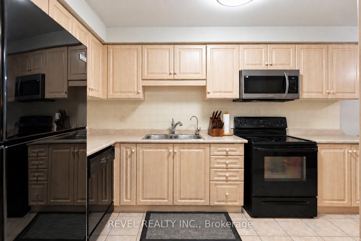 Photo 14 of Unit 4, 348 Highland Road W, Hamilton, Stoney Creek Mountain — HOMEH