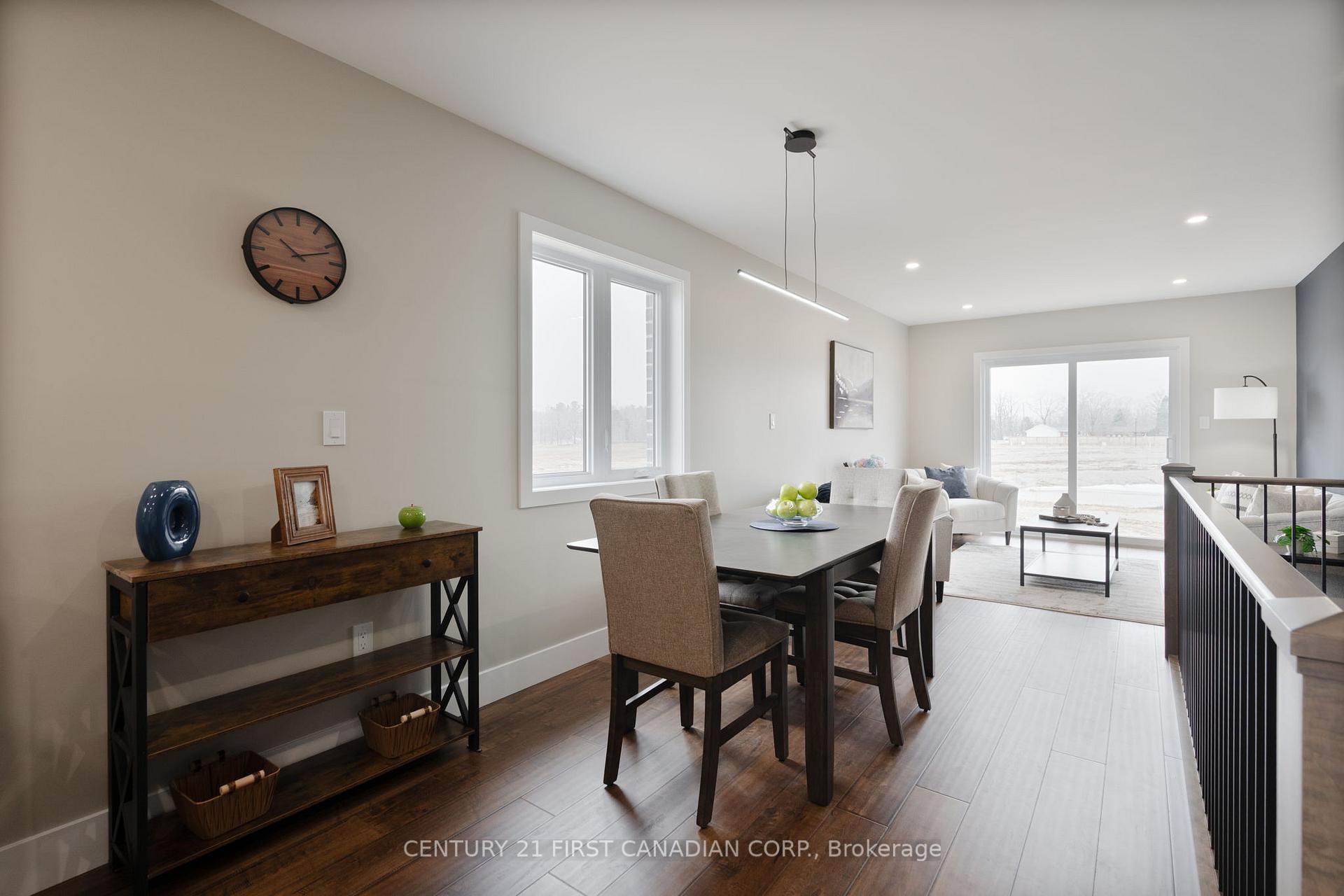 Photo 10 of 44 Postma Crescent, North Middlesex, Ailsa Craig — HOMEH