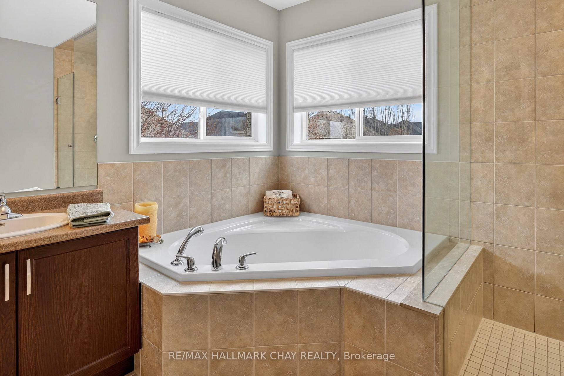 Photo 24 of 12 Orleans Avenue, Barrie, Innis-Shore — HOMEH