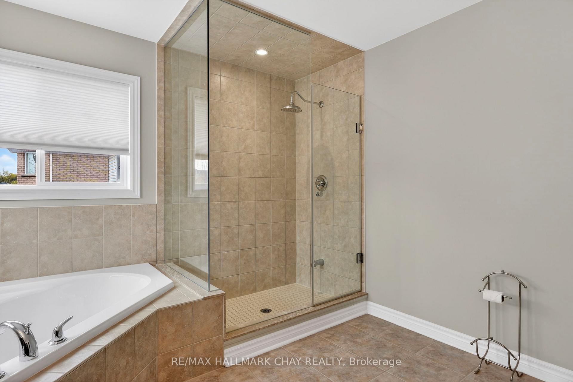 Photo 25 of 12 Orleans Avenue, Barrie, Innis-Shore — HOMEH