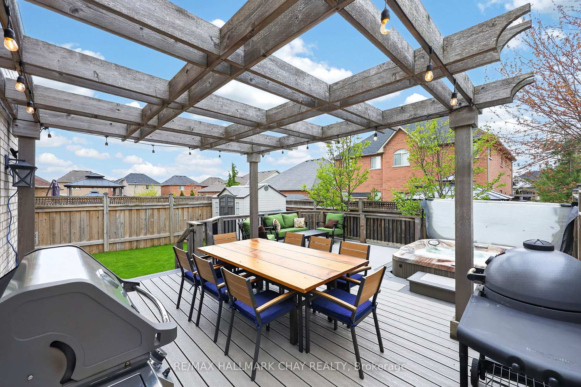Photo 37 of 12 Orleans Avenue, Barrie, Innis-Shore — HOMEH