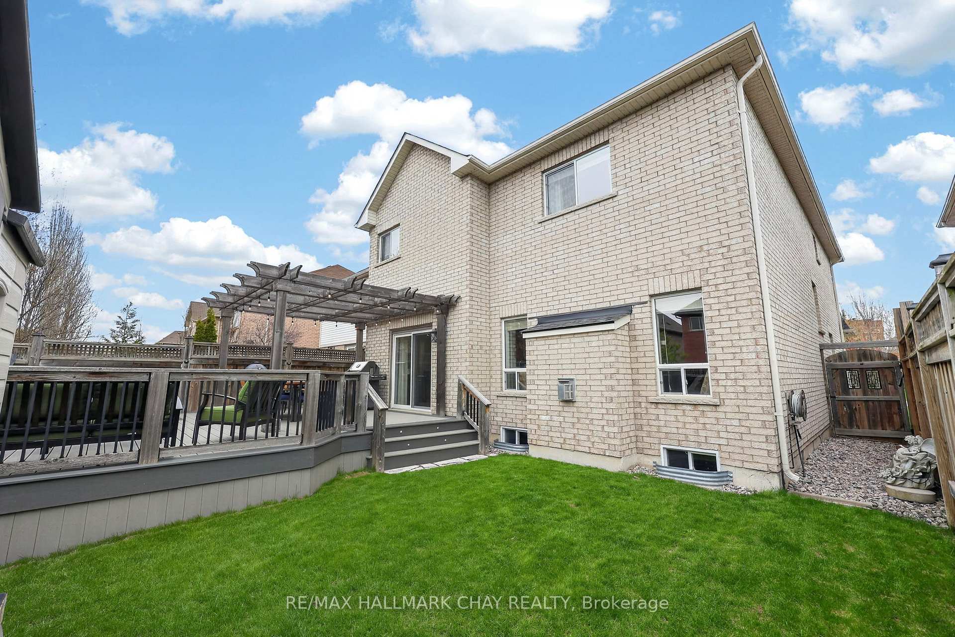Photo 43 of 12 Orleans Avenue, Barrie, Innis-Shore — HOMEH