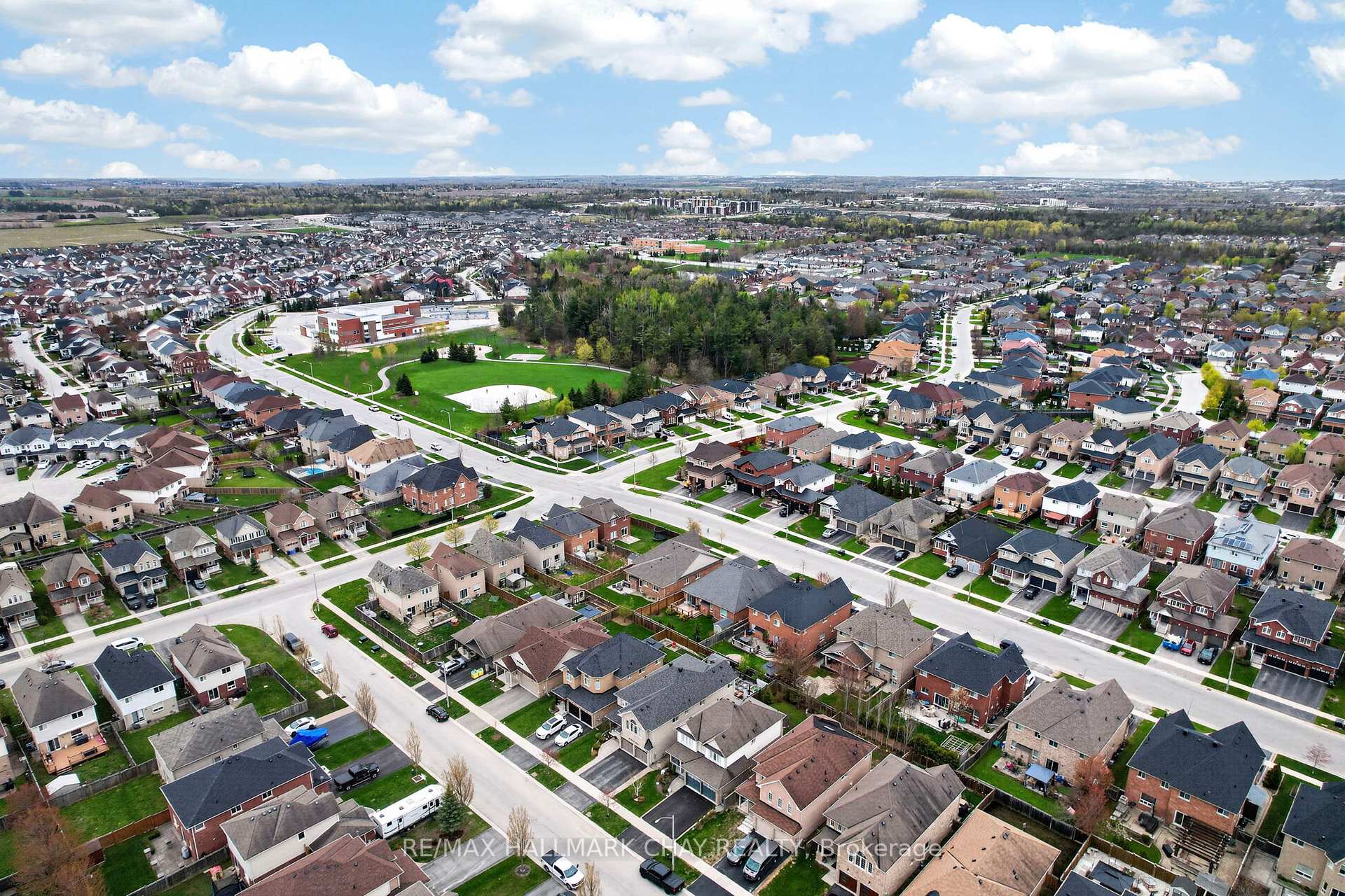 Photo 47 of 12 Orleans Avenue, Barrie, Innis-Shore — HOMEH