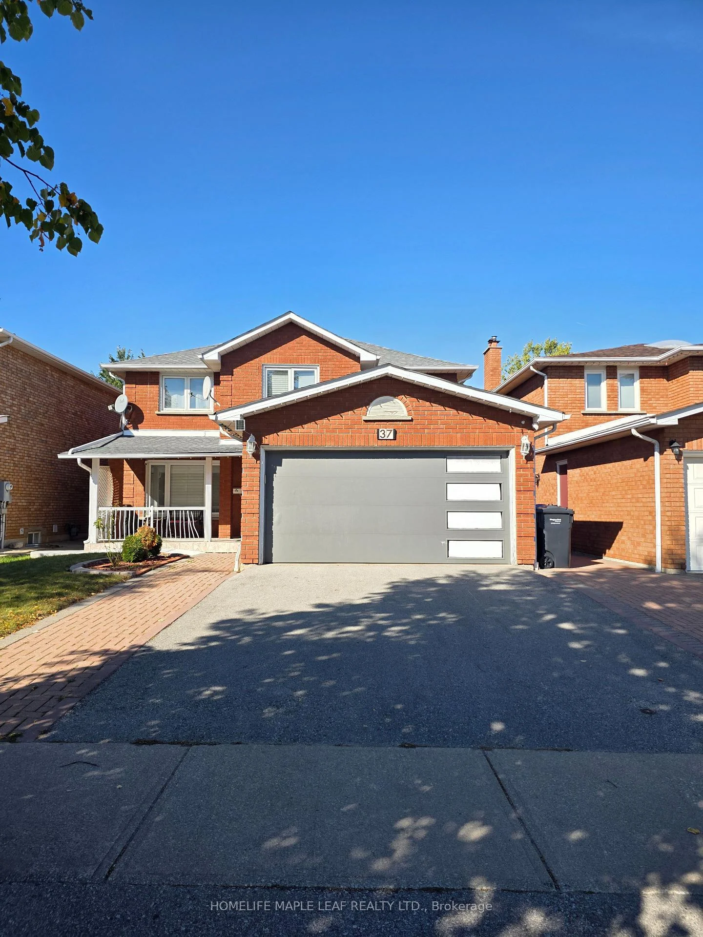 Photo 1 of 37 Coronation Circle, Brampton, Heart Lake West — HOMEH