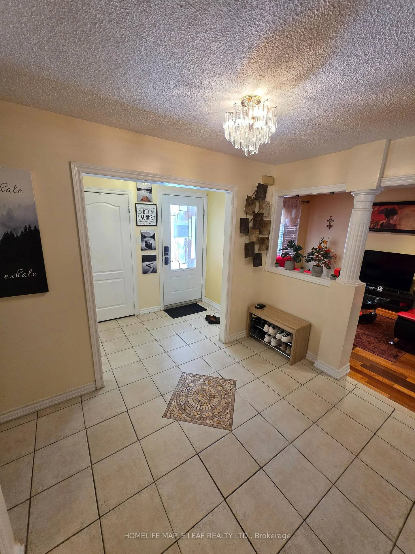 Photo 6 of 37 Coronation Circle, Brampton, Heart Lake West — HOMEH