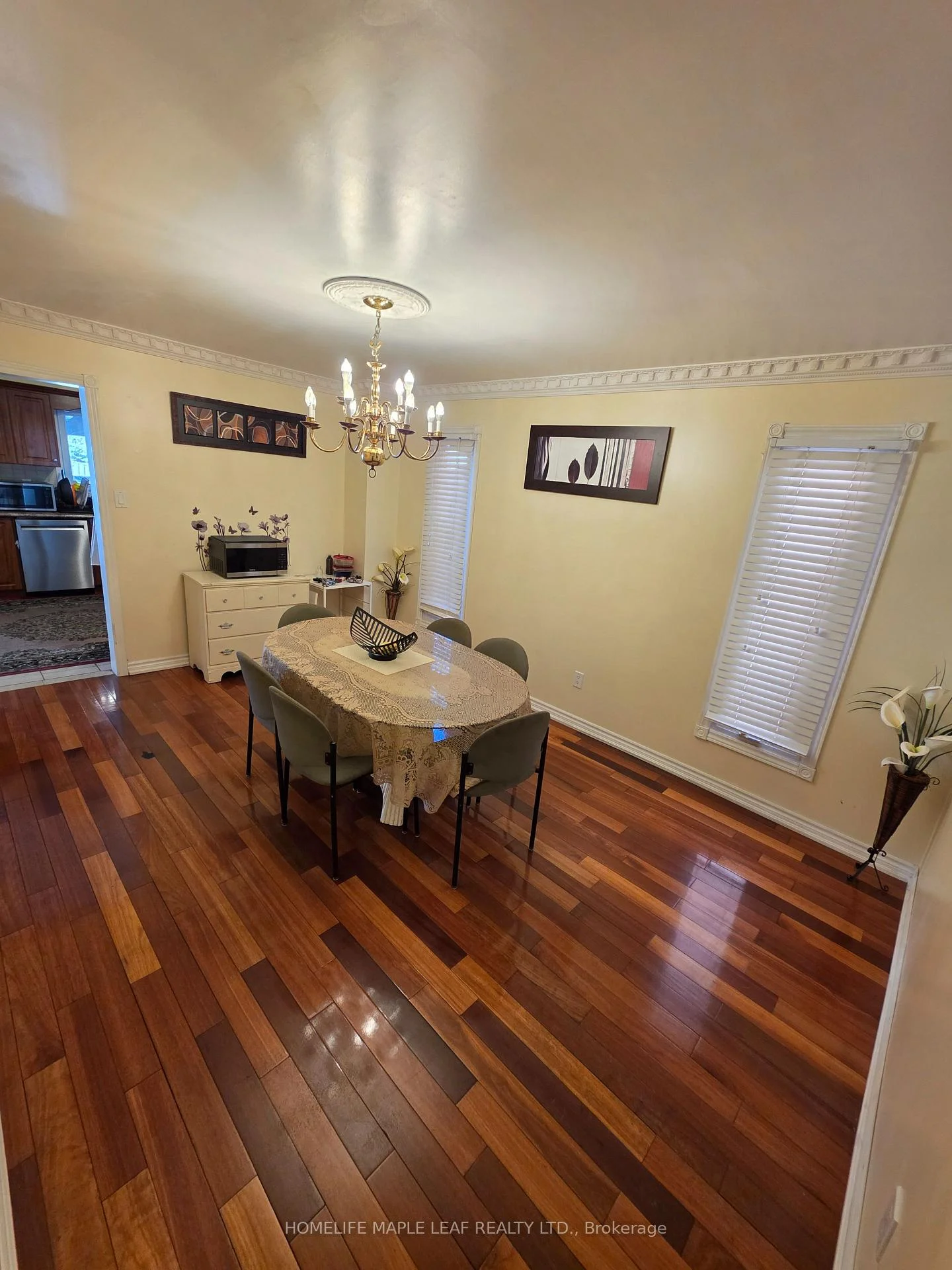 Photo 10 of 37 Coronation Circle, Brampton, Heart Lake West — HOMEH
