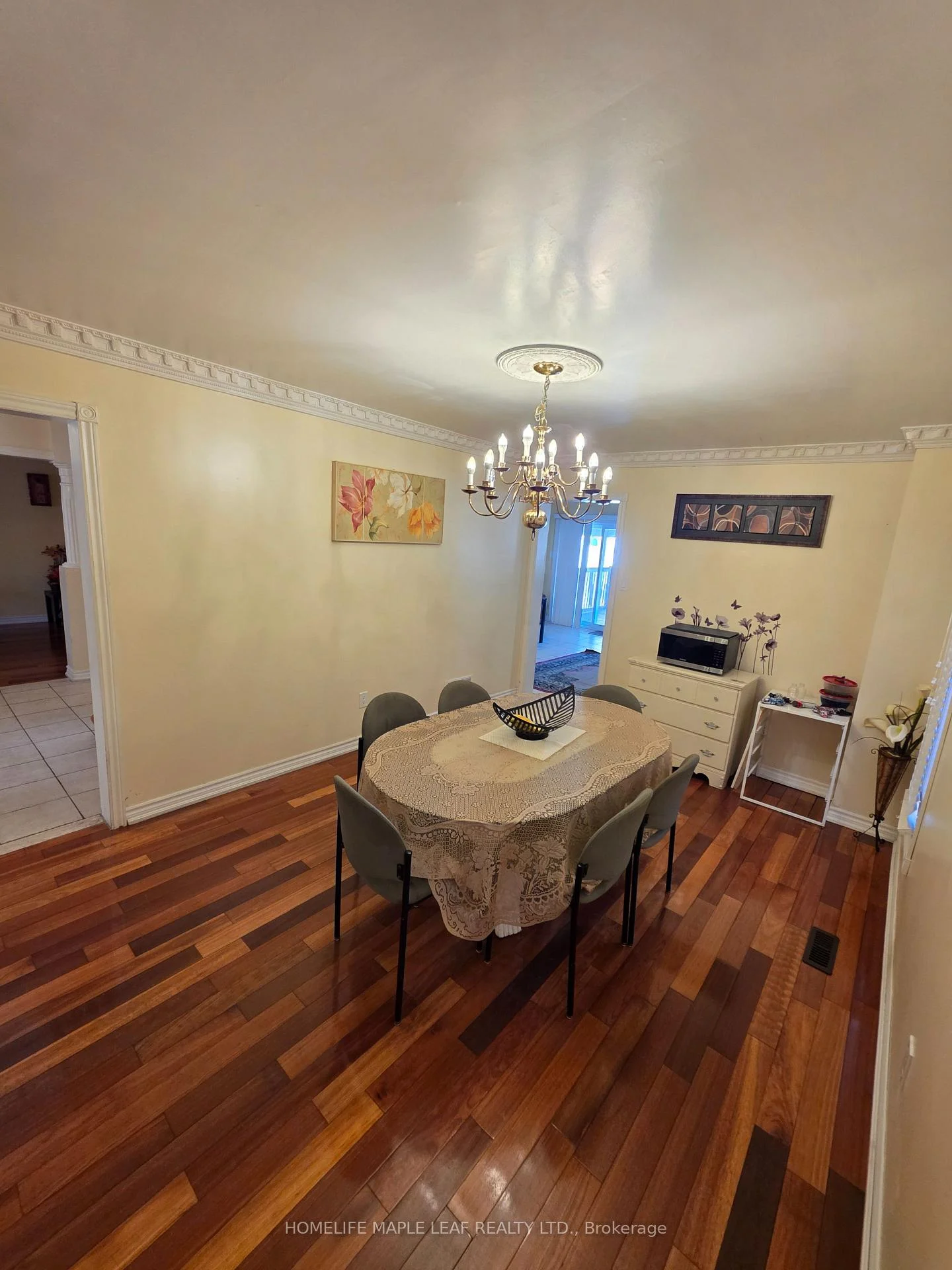 Photo 11 of 37 Coronation Circle, Brampton, Heart Lake West — HOMEH