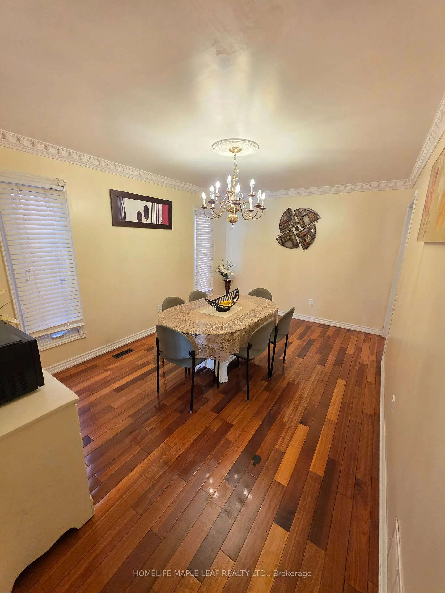 Photo 12 of 37 Coronation Circle, Brampton, Heart Lake West — HOMEH