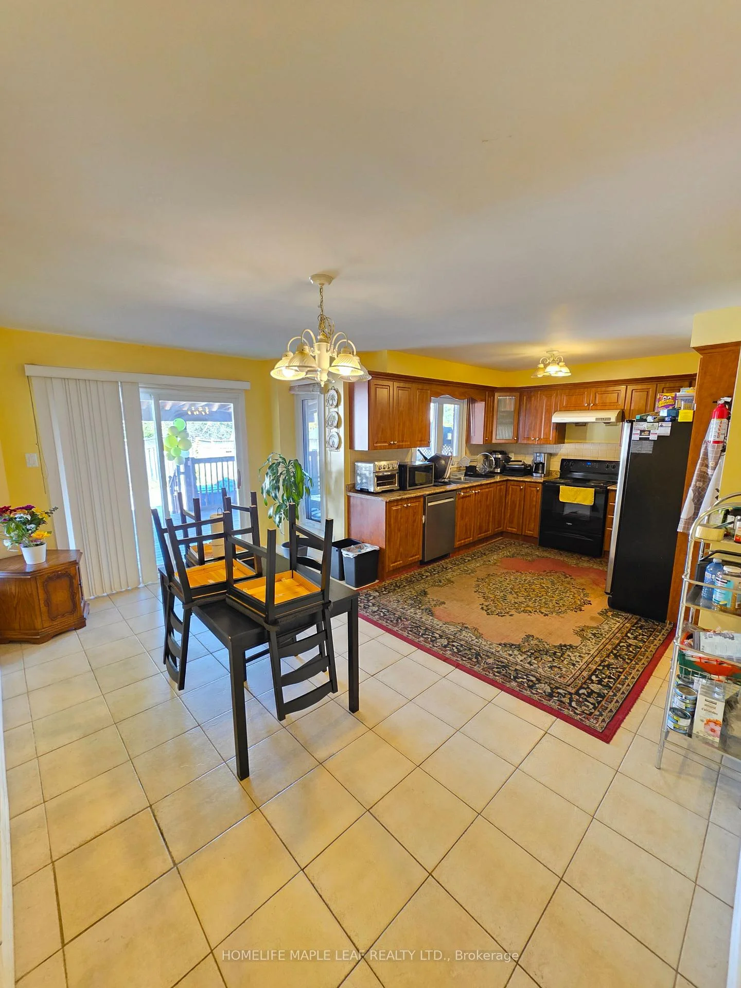 Photo 13 of 37 Coronation Circle, Brampton, Heart Lake West — HOMEH
