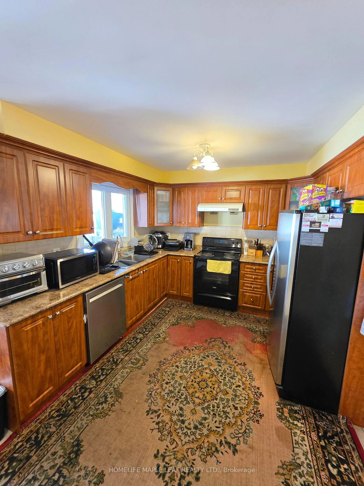 Photo 14 of 37 Coronation Circle, Brampton, Heart Lake West — HOMEH