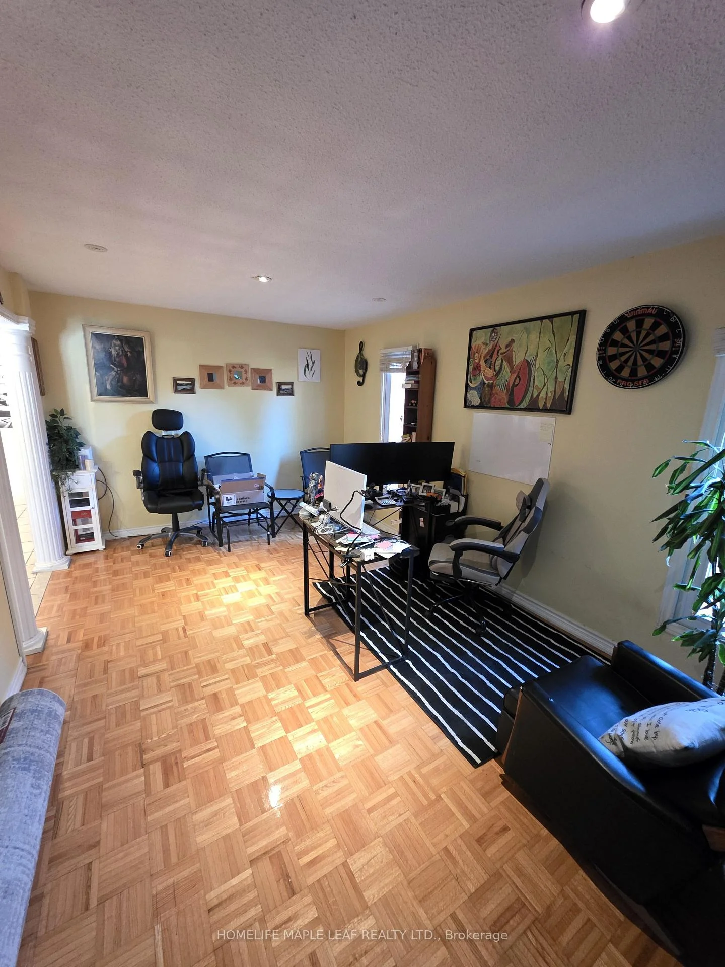 Photo 17 of 37 Coronation Circle, Brampton, Heart Lake West — HOMEH