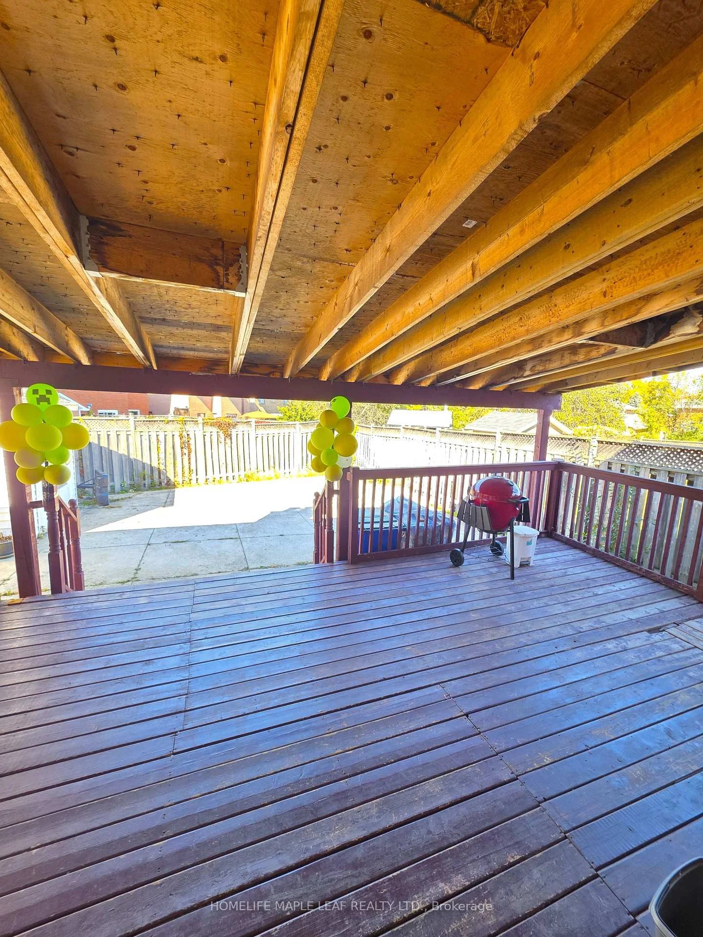 Photo 20 of 37 Coronation Circle, Brampton, Heart Lake West — HOMEH