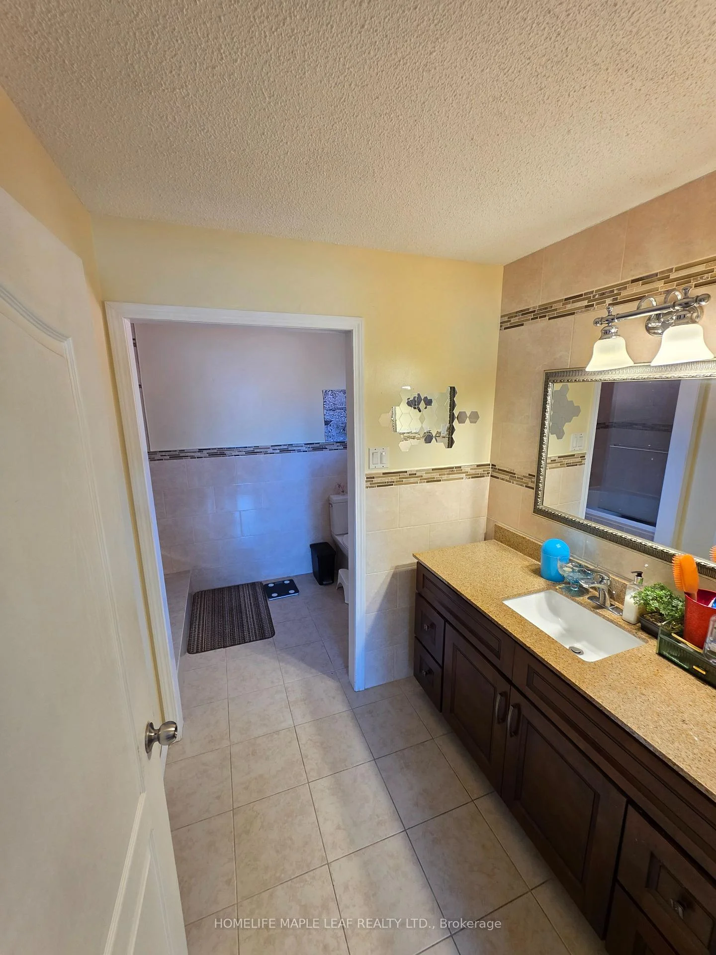 Photo 27 of 37 Coronation Circle, Brampton, Heart Lake West — HOMEH