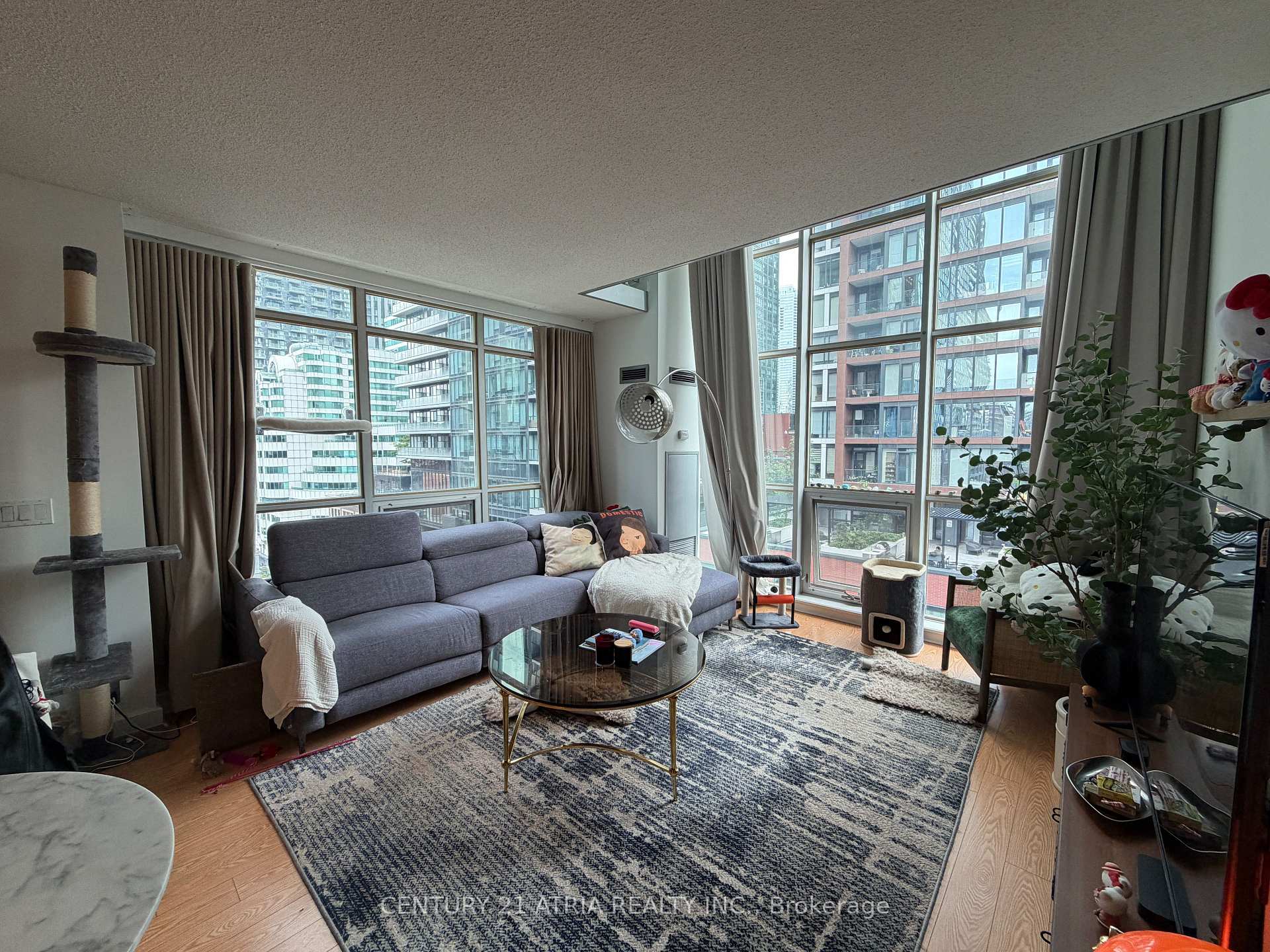 Photo 3 of Unit 1105, 36 Blue Jays Way, Toronto, Waterfront Communities — HOMEH