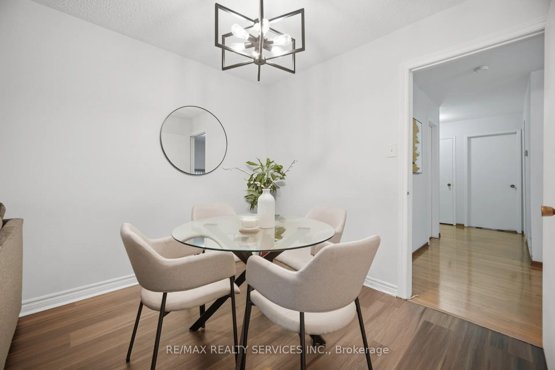 Photo 7 of 2414 Whaley Drive, Mississauga, Cooksville — HOMEH