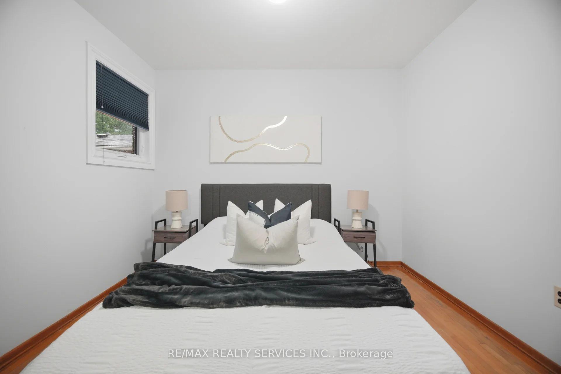 Photo 14 of 2414 Whaley Drive, Mississauga, Cooksville — HOMEH