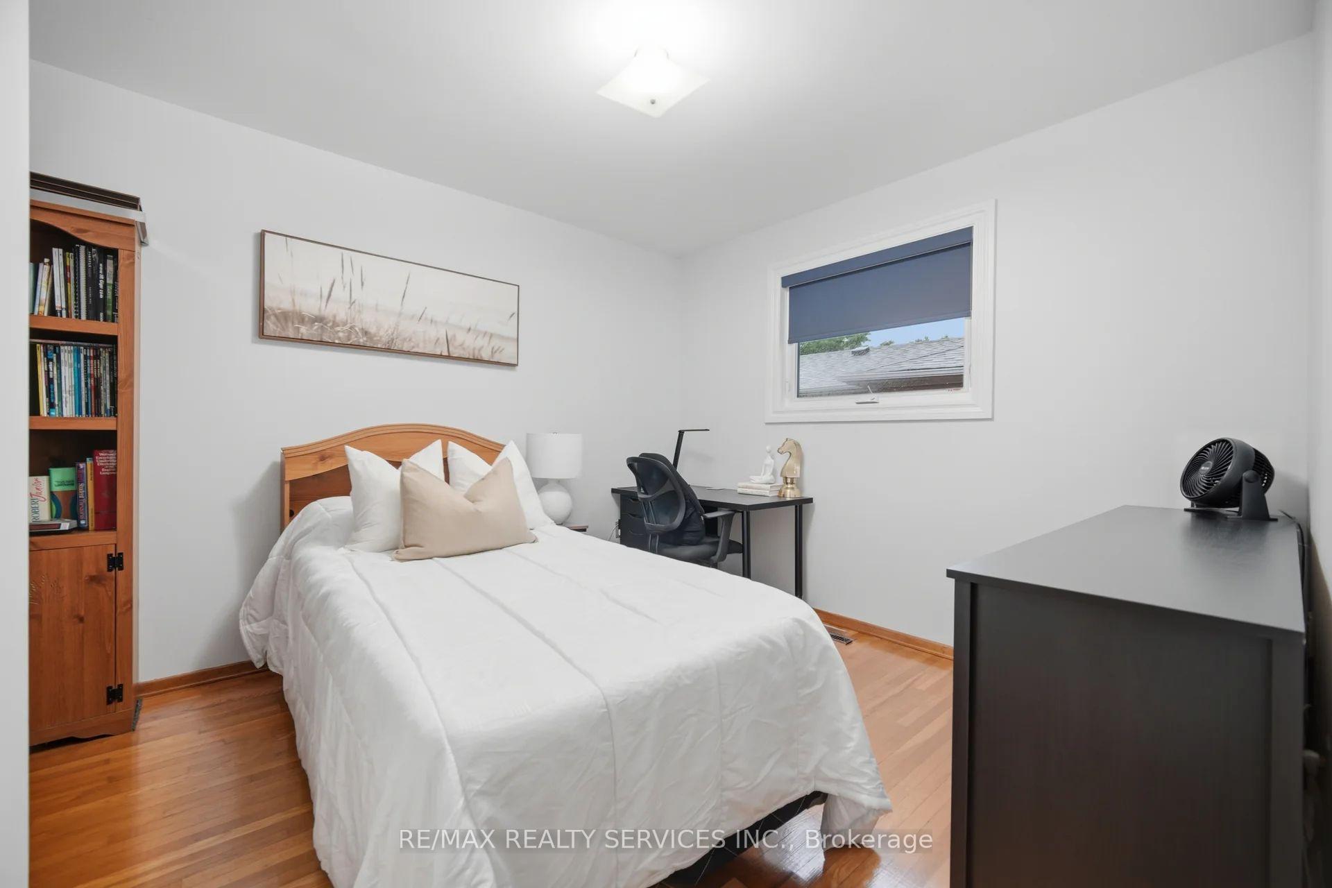 Photo 16 of 2414 Whaley Drive, Mississauga, Cooksville — HOMEH