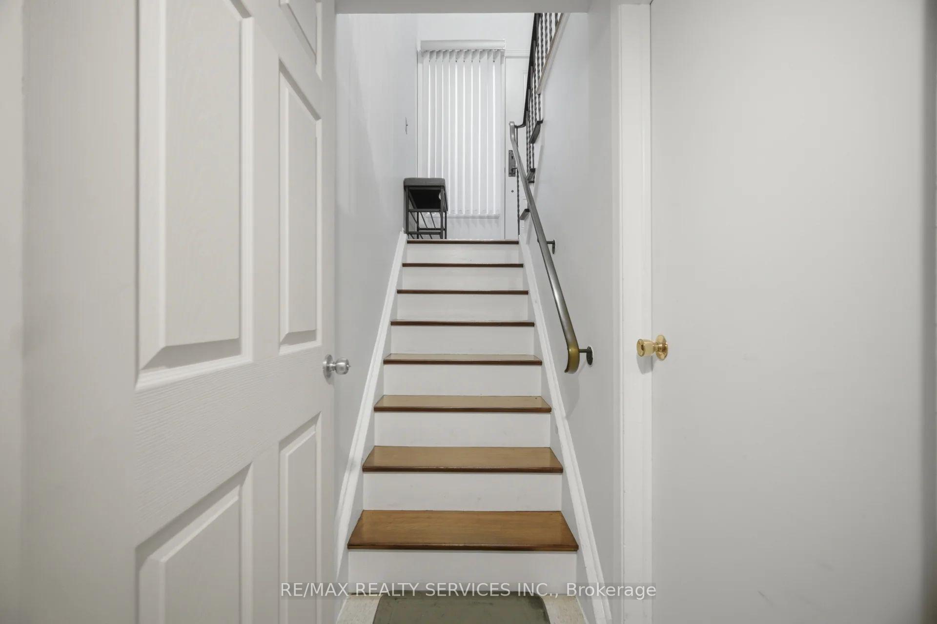 Photo 20 of 2414 Whaley Drive, Mississauga, Cooksville — HOMEH