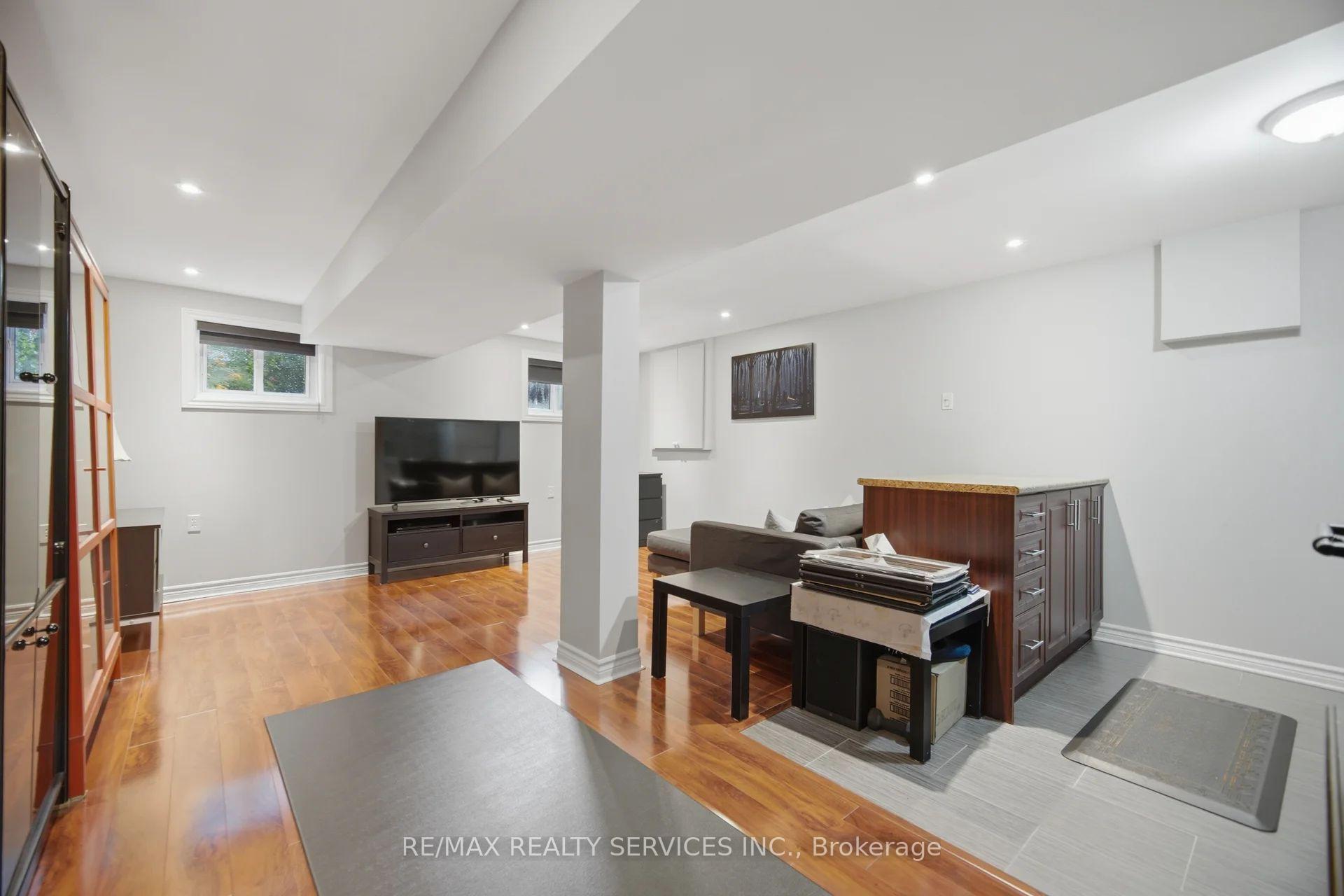 Photo 21 of 2414 Whaley Drive, Mississauga, Cooksville — HOMEH