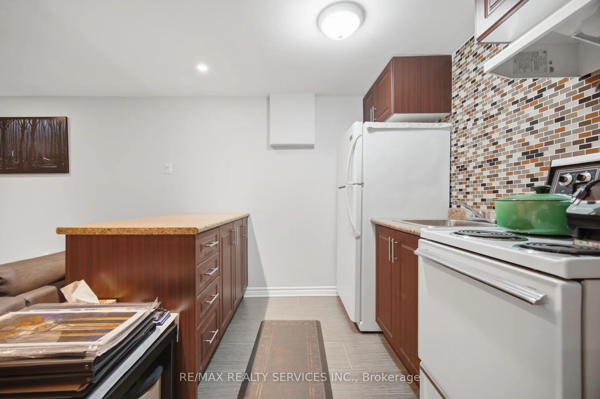 Photo 23 of 2414 Whaley Drive, Mississauga, Cooksville — HOMEH