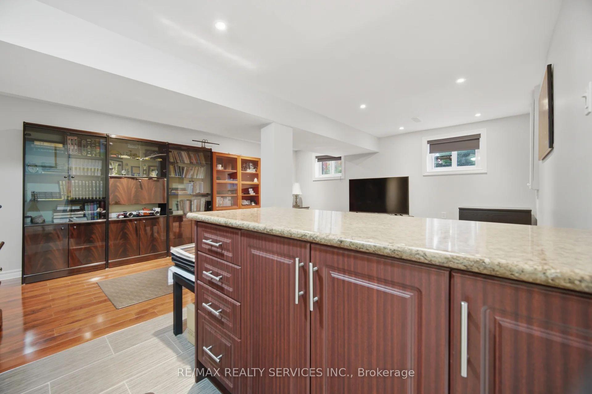 Photo 24 of 2414 Whaley Drive, Mississauga, Cooksville — HOMEH