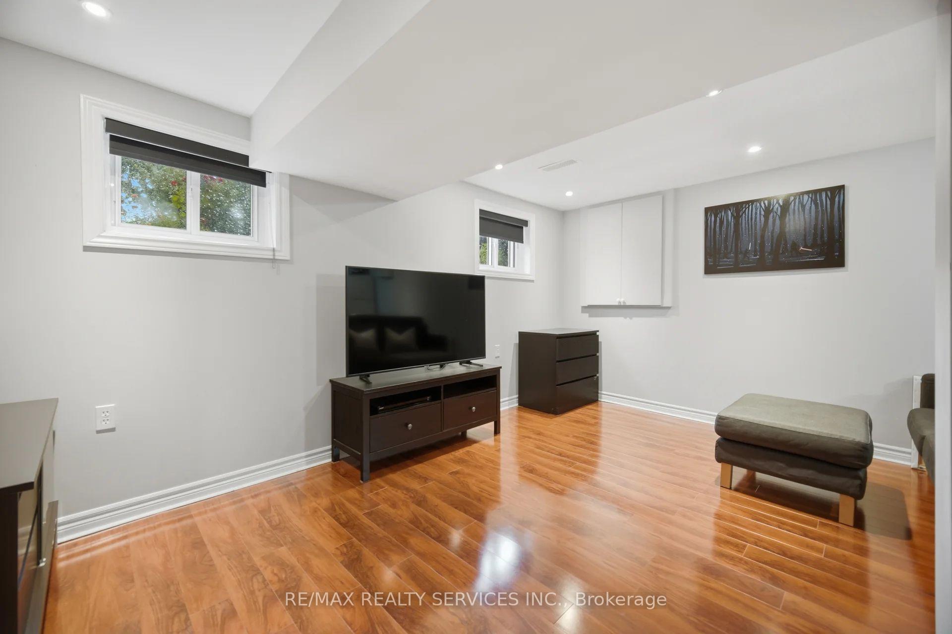 Photo 25 of 2414 Whaley Drive, Mississauga, Cooksville — HOMEH