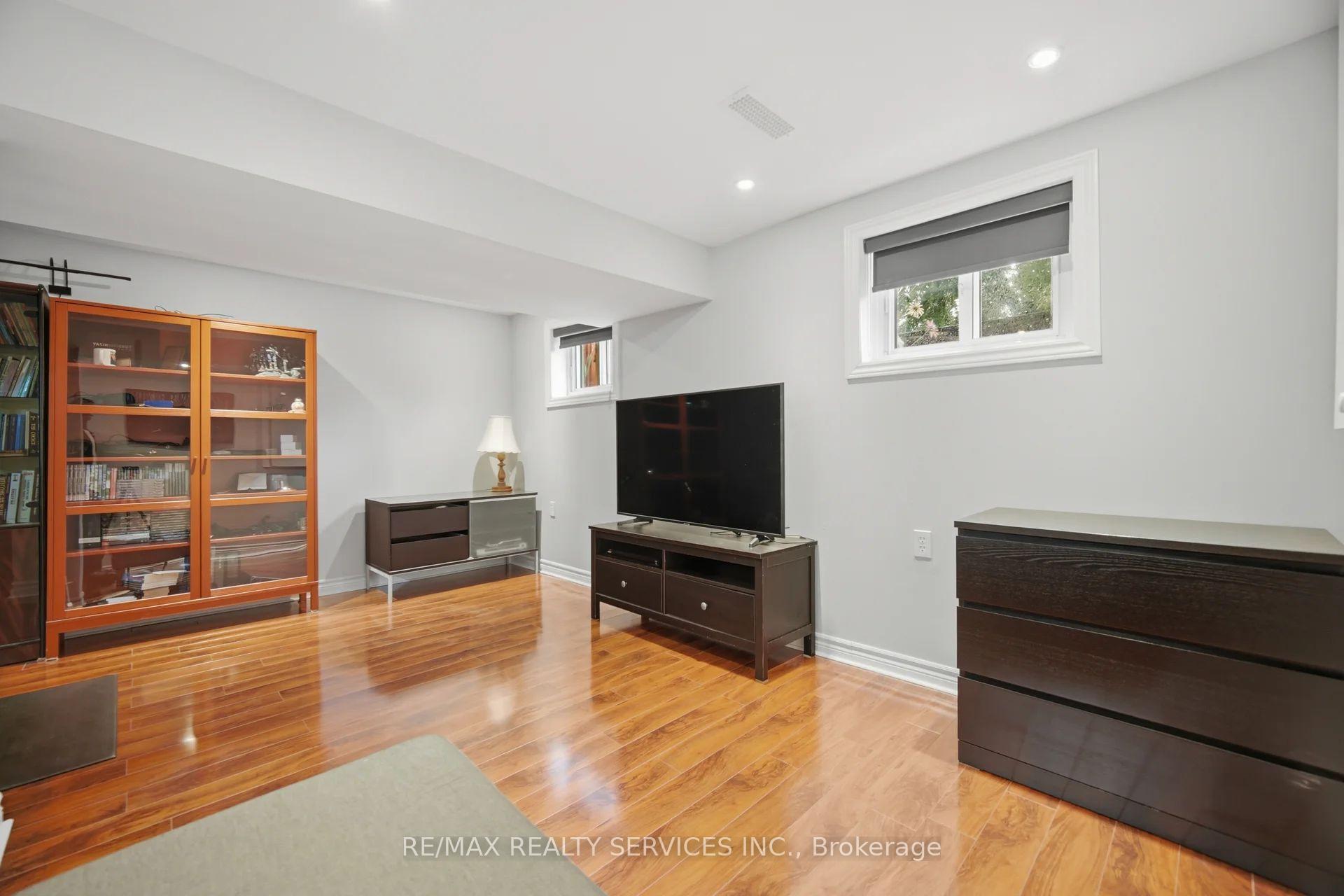 Photo 27 of 2414 Whaley Drive, Mississauga, Cooksville — HOMEH