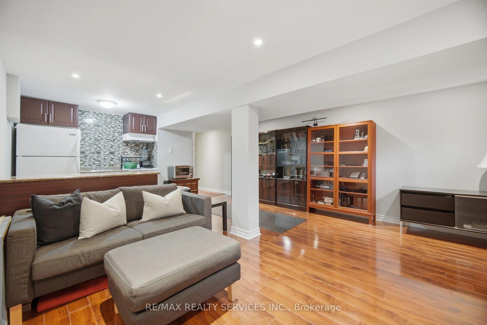 Photo 28 of 2414 Whaley Drive, Mississauga, Cooksville — HOMEH