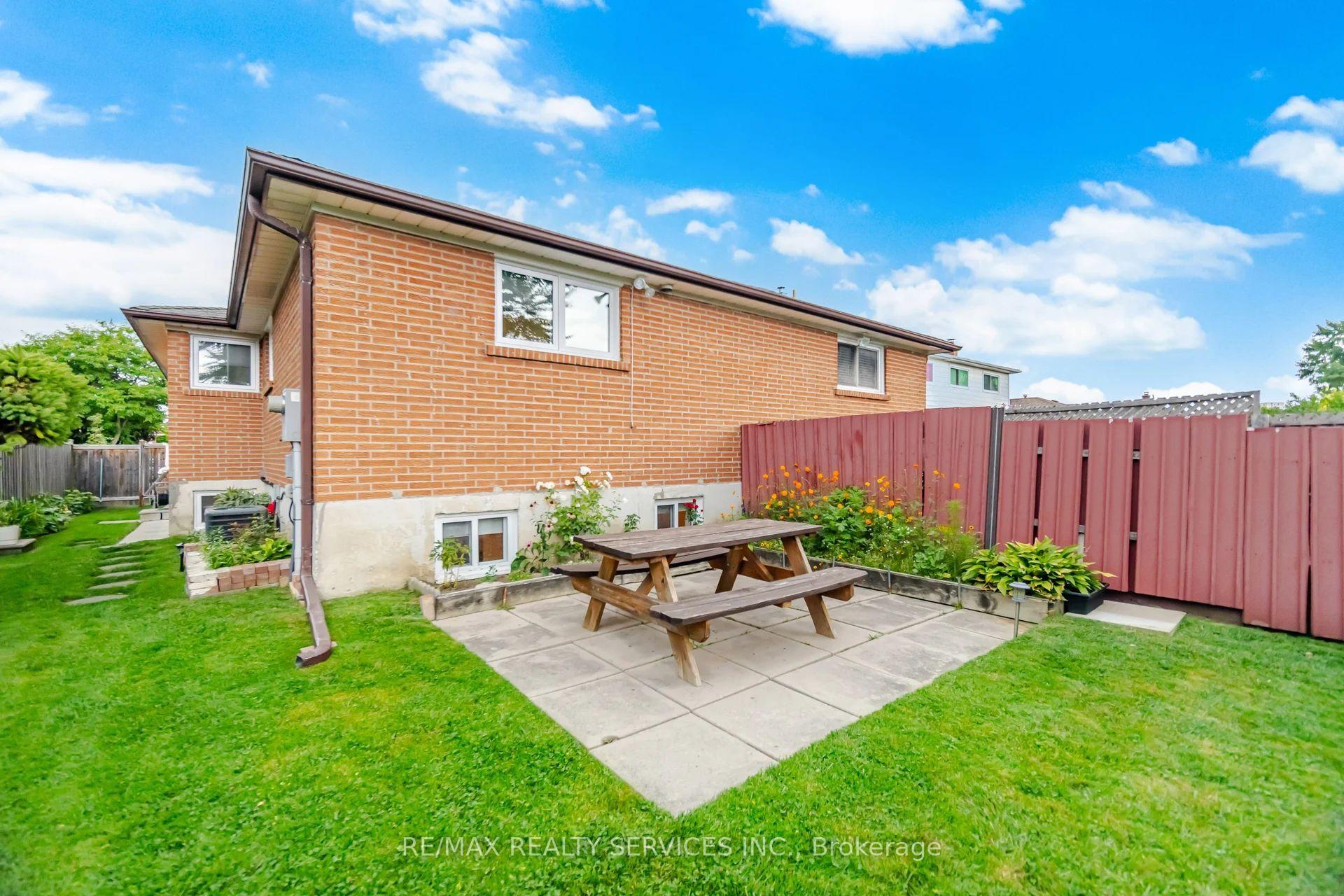 Photo 35 of 2414 Whaley Drive, Mississauga, Cooksville — HOMEH